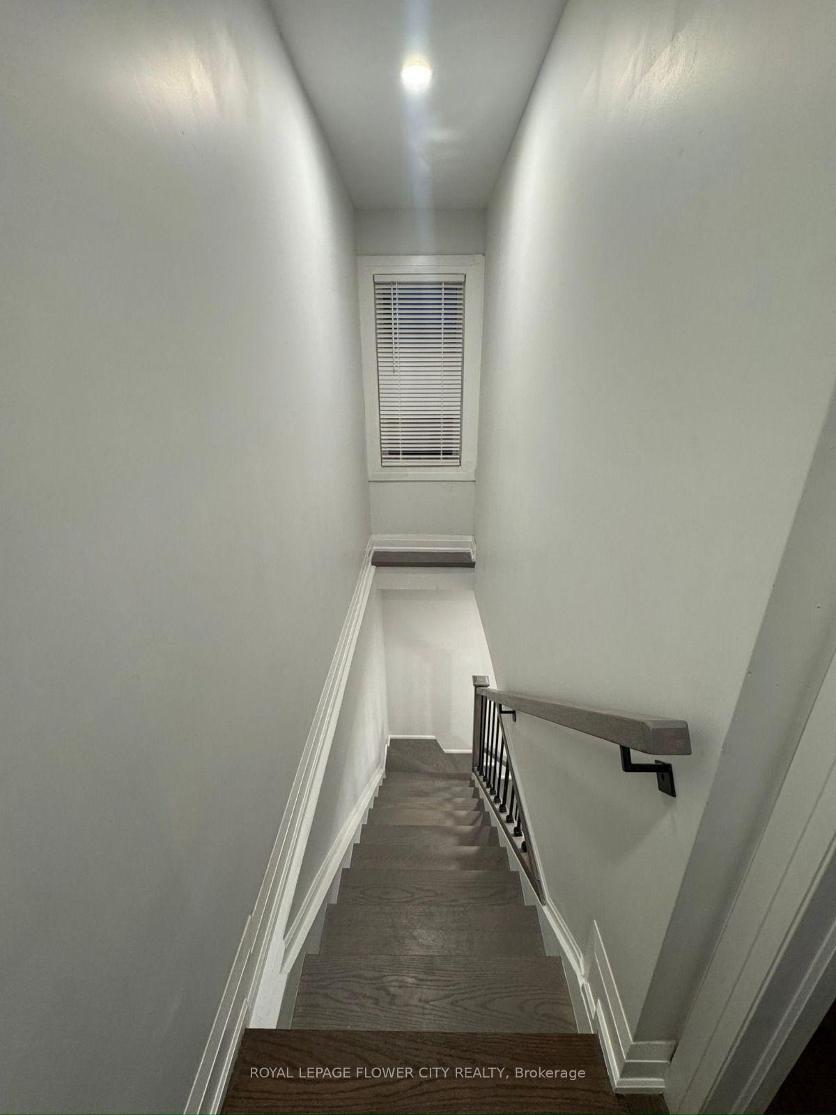 Photo 19 of Unit #Upper, 414 Perth Avenue, Toronto, Dovercourt-Wallace Emerson-Junction — HOMEH