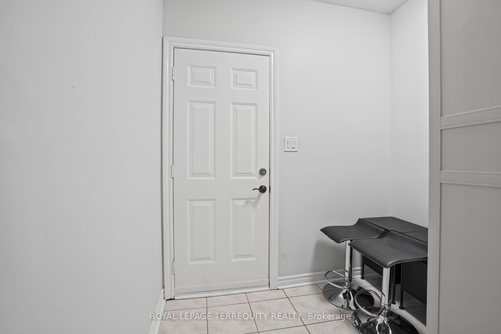 Photo 3 of 958 The Queensway, Etobicoke, Stonegate-Queensway — HOMEH
