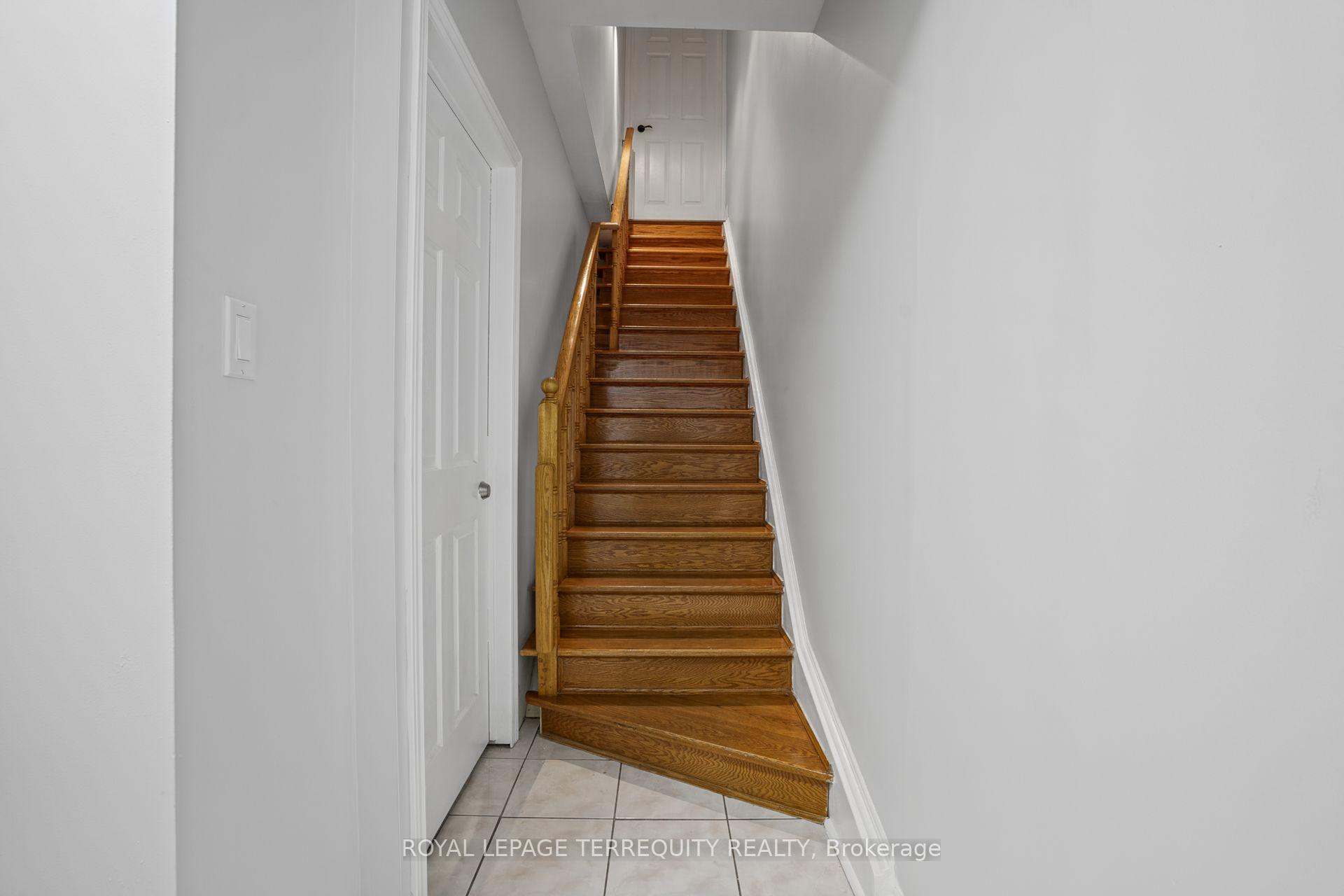 Photo 4 of 958 The Queensway, Etobicoke, Stonegate-Queensway — HOMEH