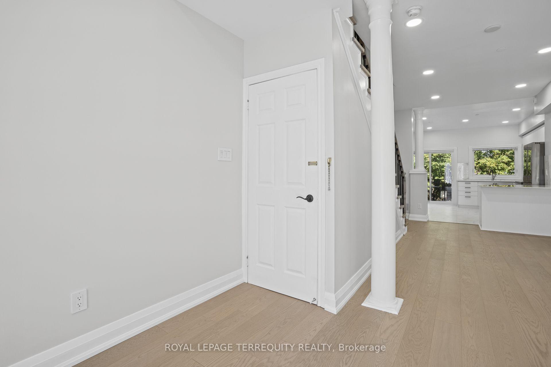 Photo 5 of 958 The Queensway, Etobicoke, Stonegate-Queensway — HOMEH