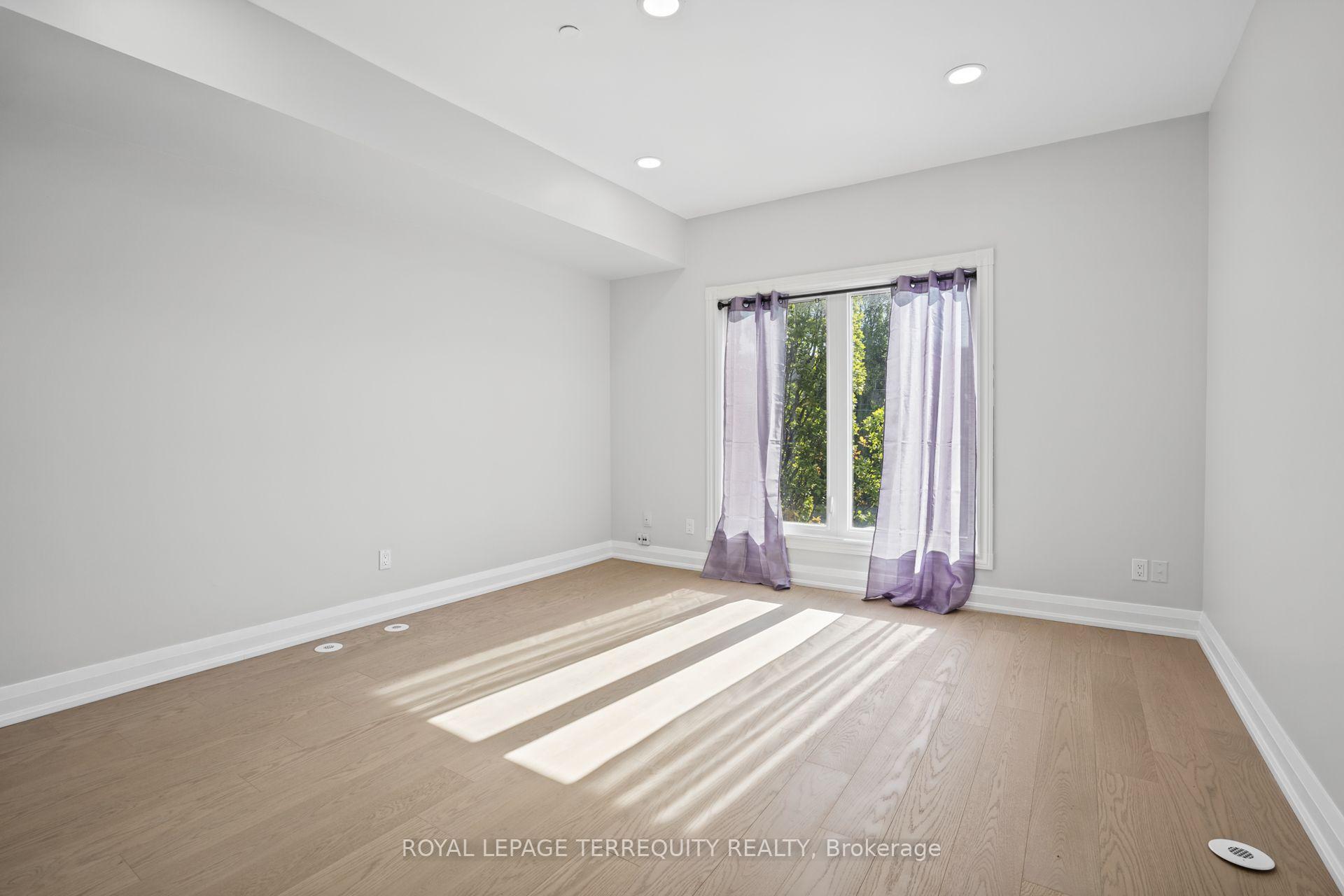 Photo 6 of 958 The Queensway, Etobicoke, Stonegate-Queensway — HOMEH