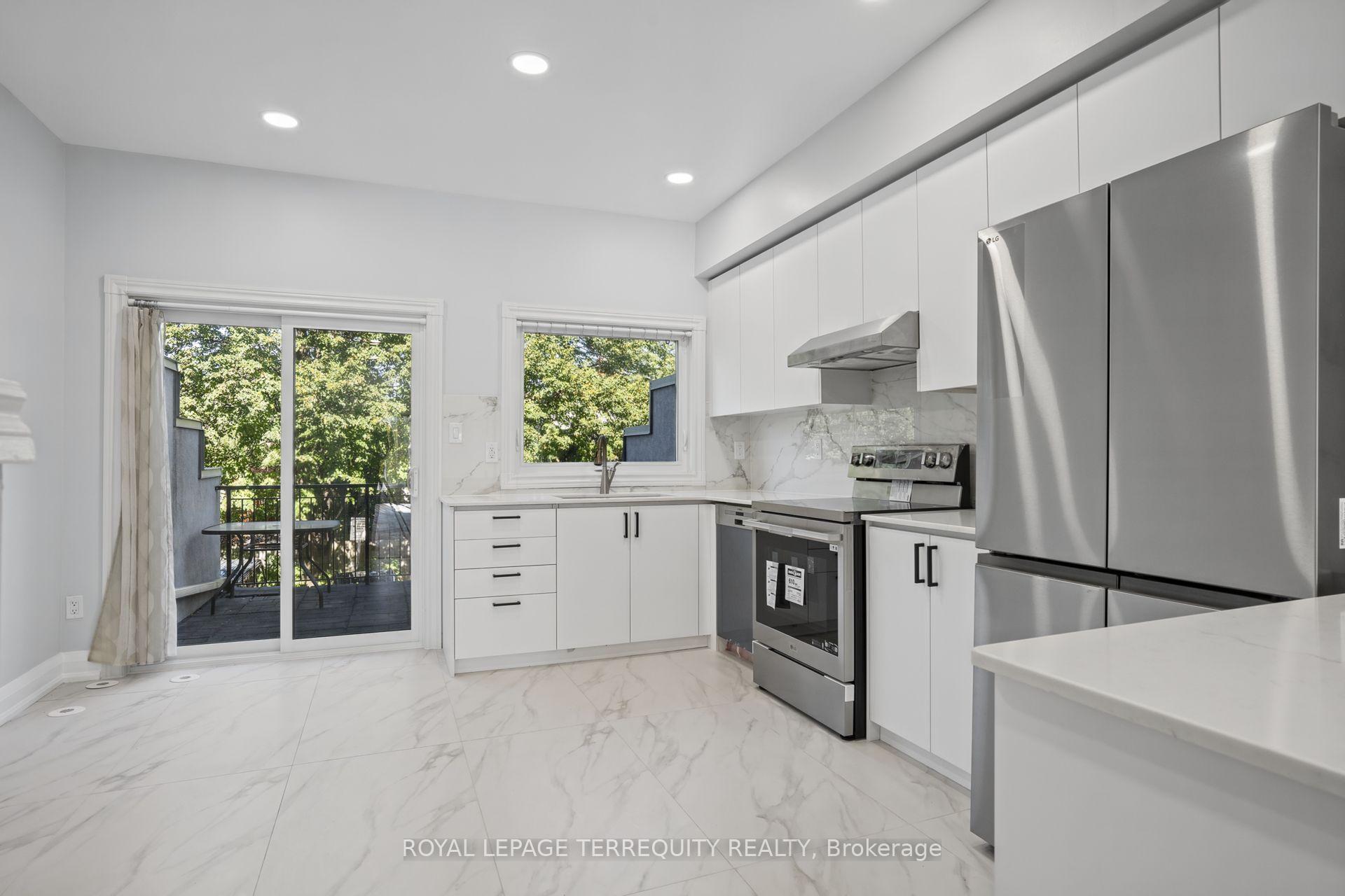 Photo 11 of 958 The Queensway, Etobicoke, Stonegate-Queensway — HOMEH