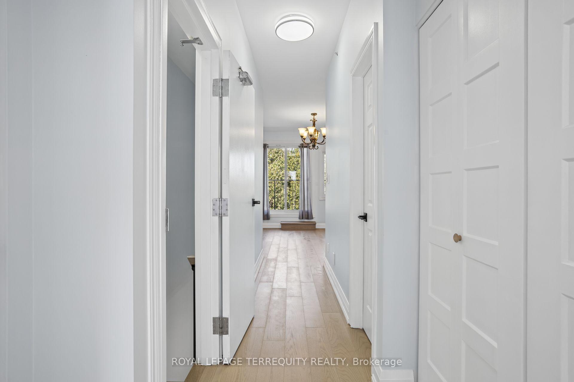 Photo 16 of 958 The Queensway, Etobicoke, Stonegate-Queensway — HOMEH