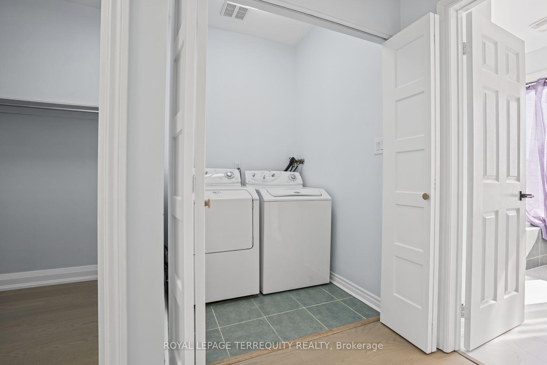 Photo 20 of 958 The Queensway, Etobicoke, Stonegate-Queensway — HOMEH
