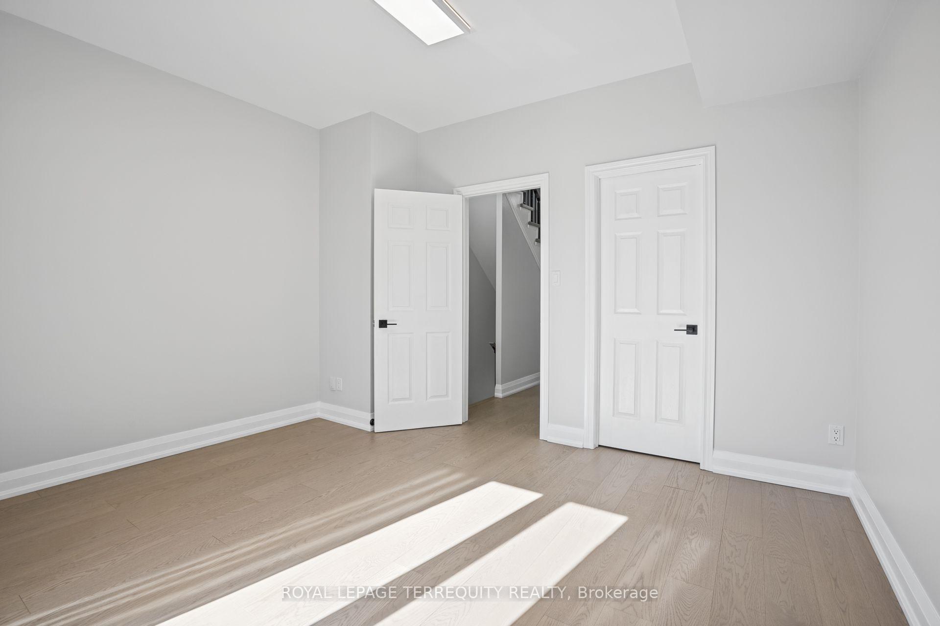 Photo 25 of 958 The Queensway, Etobicoke, Stonegate-Queensway — HOMEH