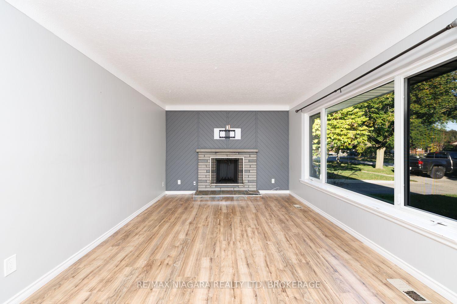 Photo 5 of 6 Broadmore Avenue, St. Catharines, Carlton/Bunting — HOMEH