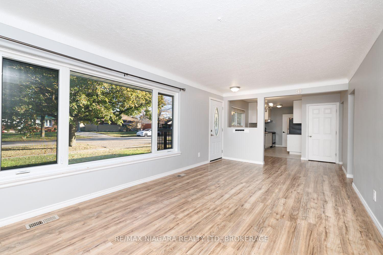 Photo 6 of 6 Broadmore Avenue, St. Catharines, Carlton/Bunting — HOMEH