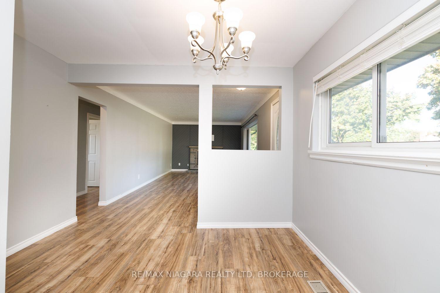 Photo 7 of 6 Broadmore Avenue, St. Catharines, Carlton/Bunting — HOMEH