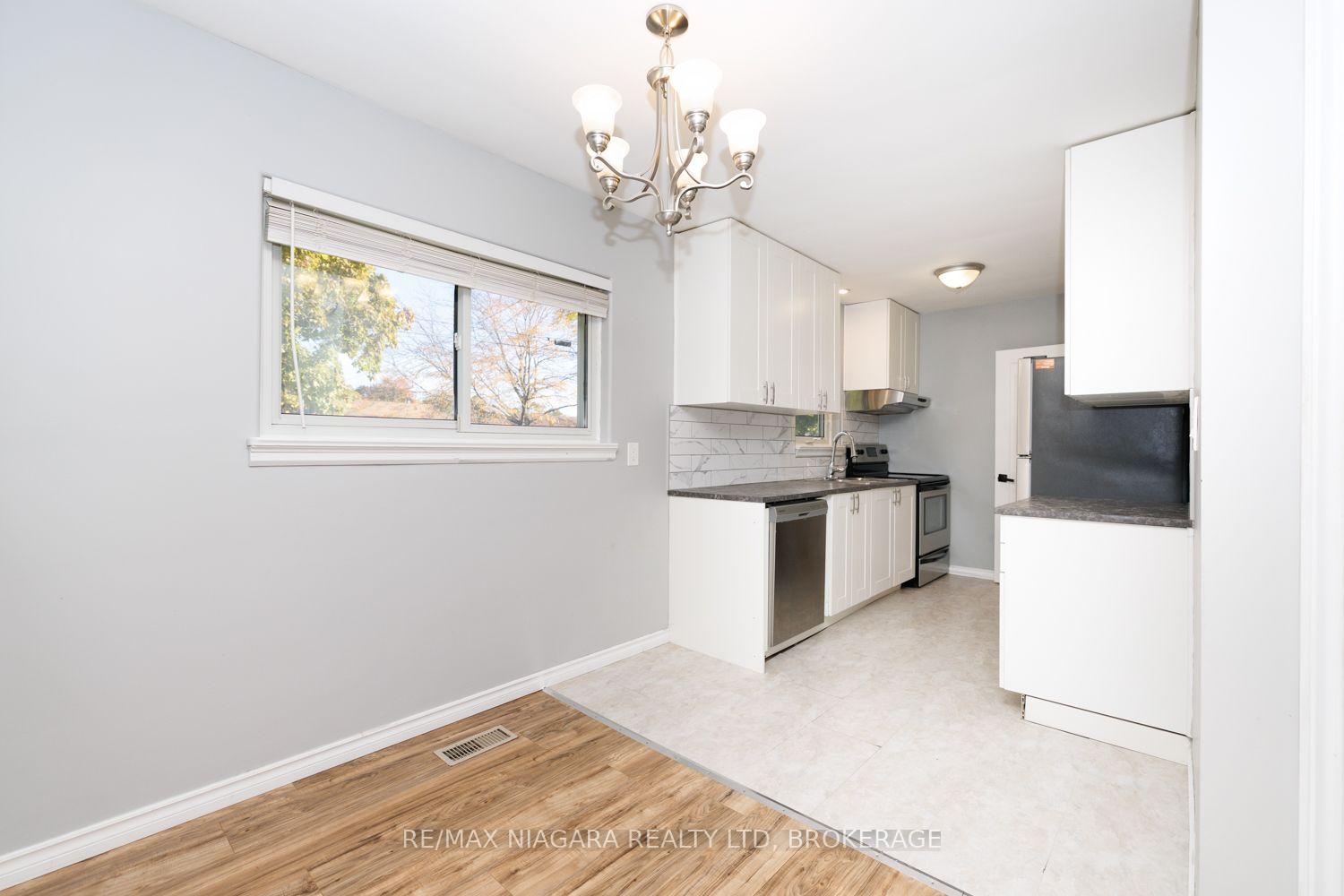 Photo 8 of 6 Broadmore Avenue, St. Catharines, Carlton/Bunting — HOMEH