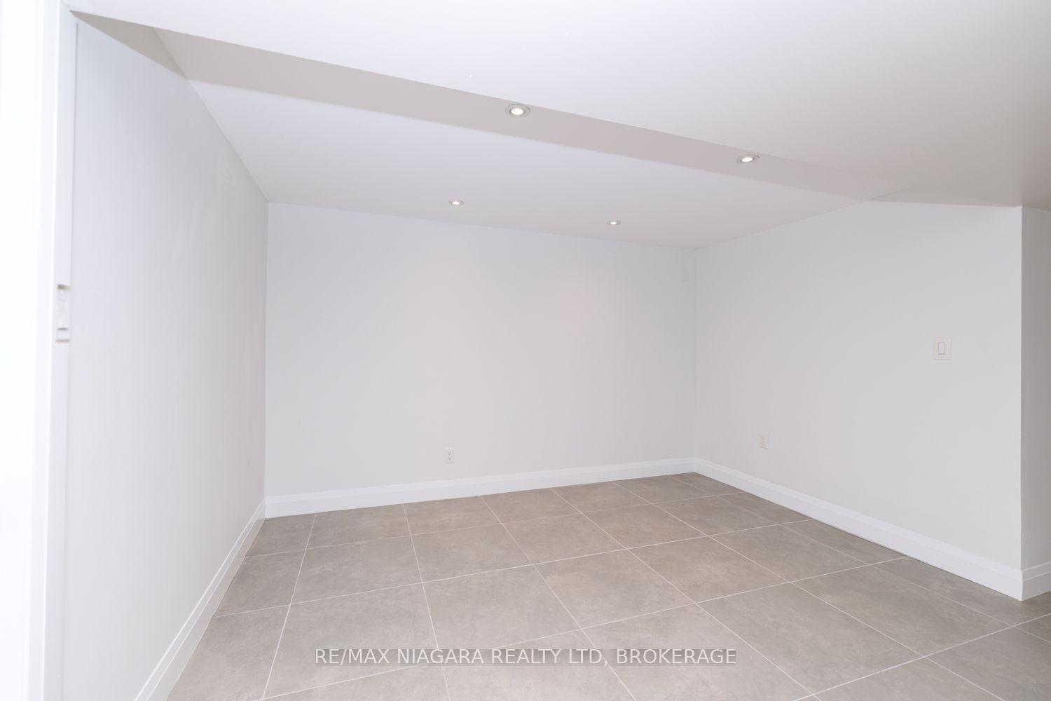 Photo 23 of 6 Broadmore Avenue, St. Catharines, Carlton/Bunting — HOMEH