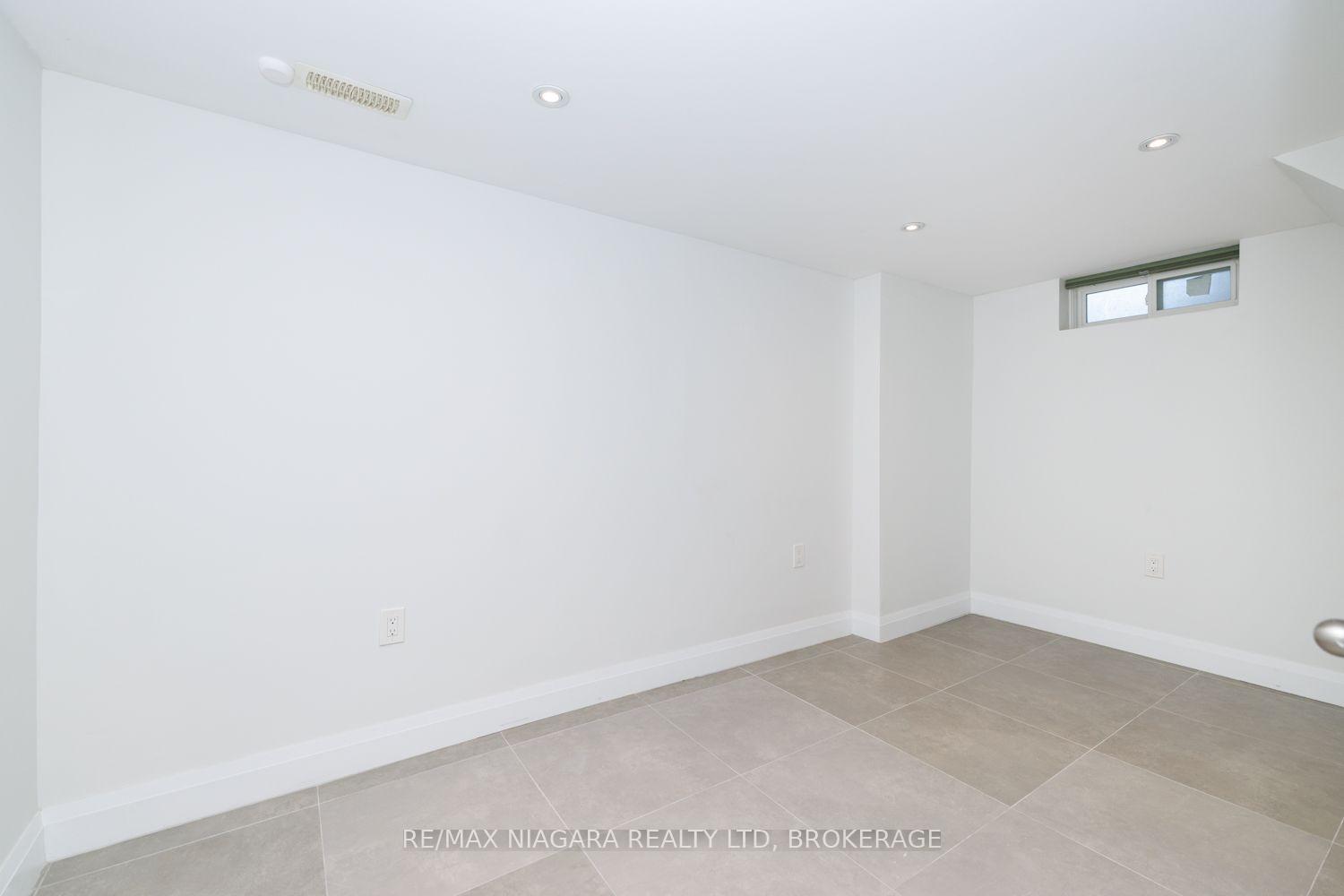Photo 24 of 6 Broadmore Avenue, St. Catharines, Carlton/Bunting — HOMEH