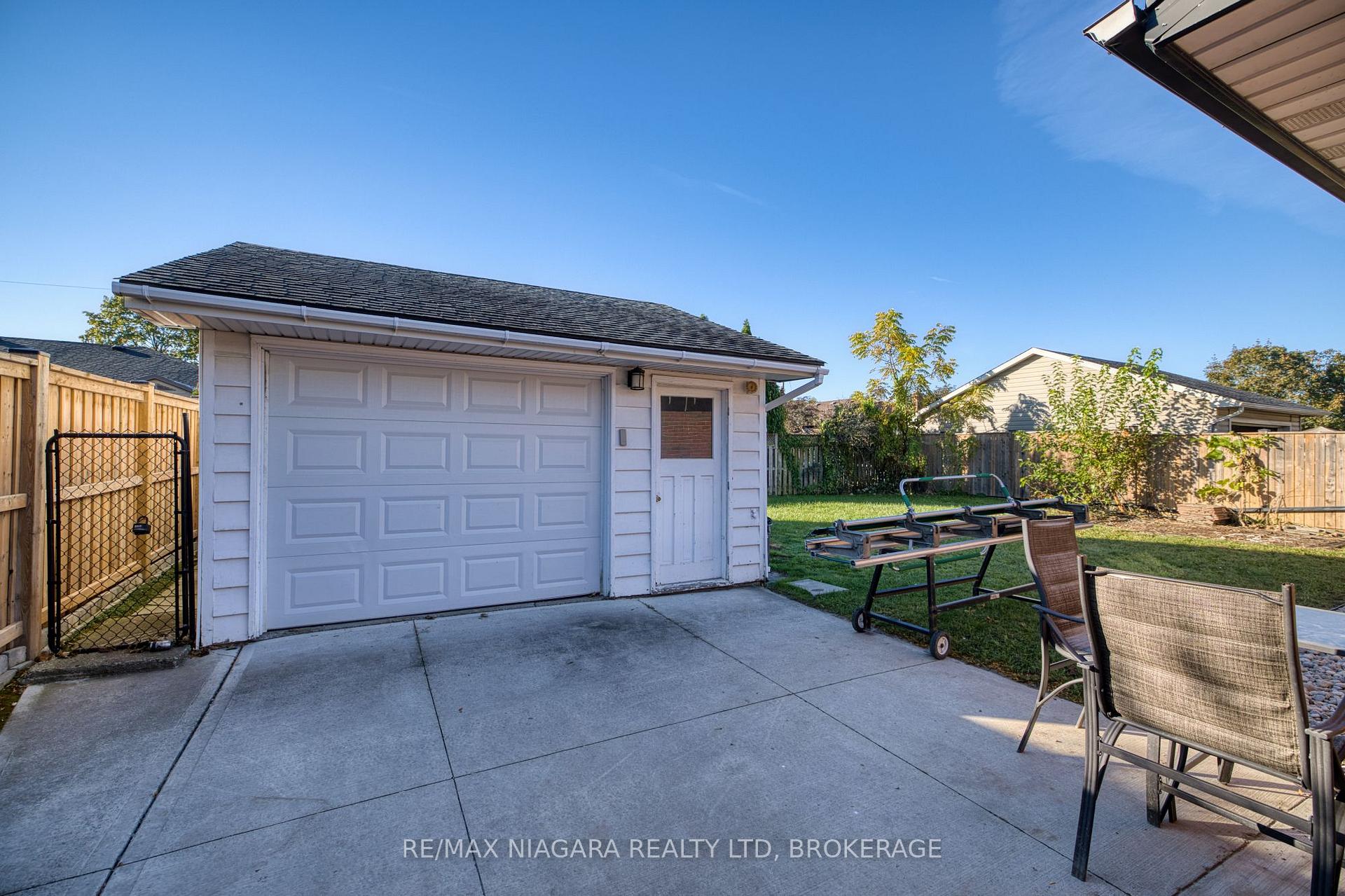 Photo 29 of 6 Broadmore Avenue, St. Catharines, Carlton/Bunting — HOMEH