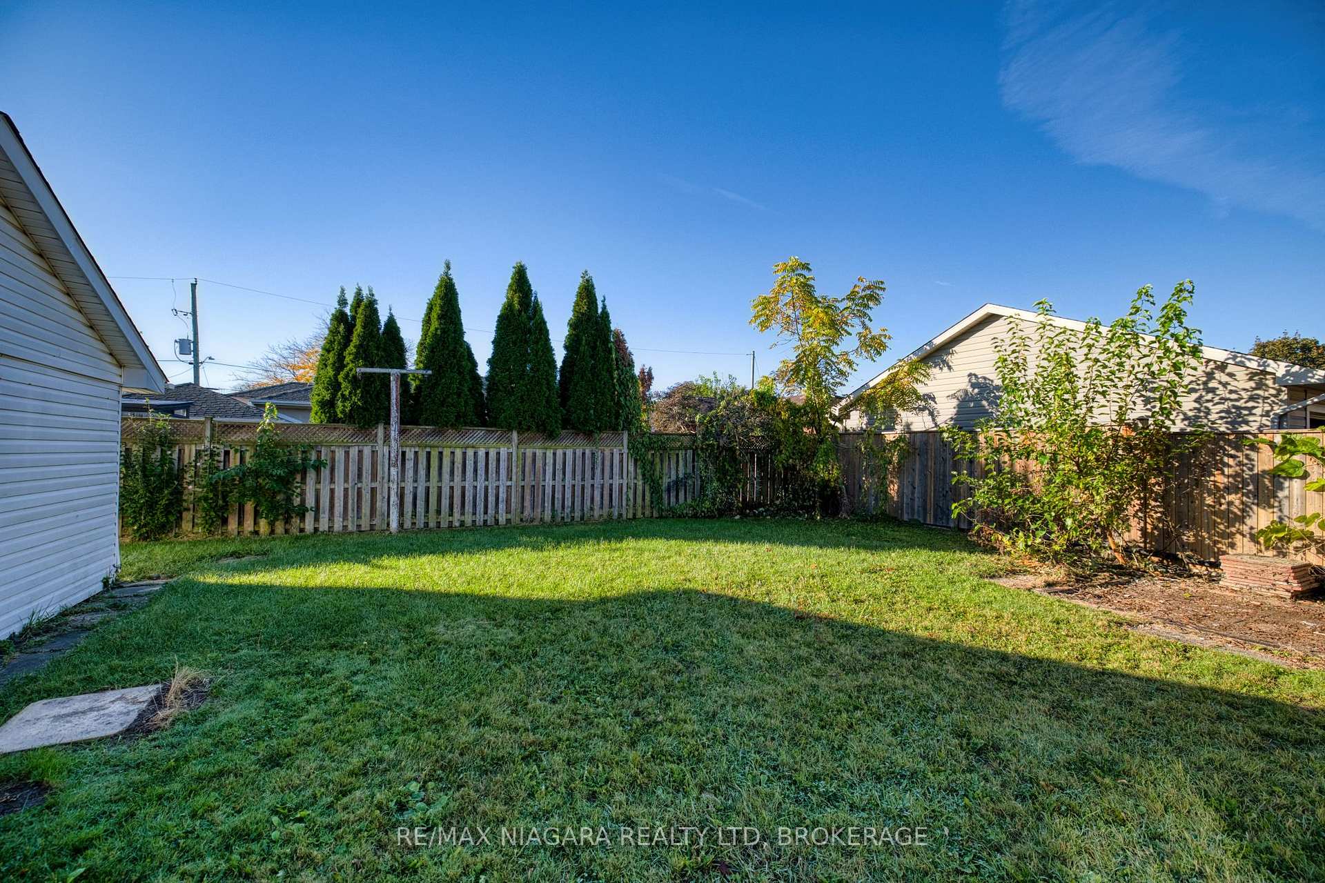 Photo 30 of 6 Broadmore Avenue, St. Catharines, Carlton/Bunting — HOMEH