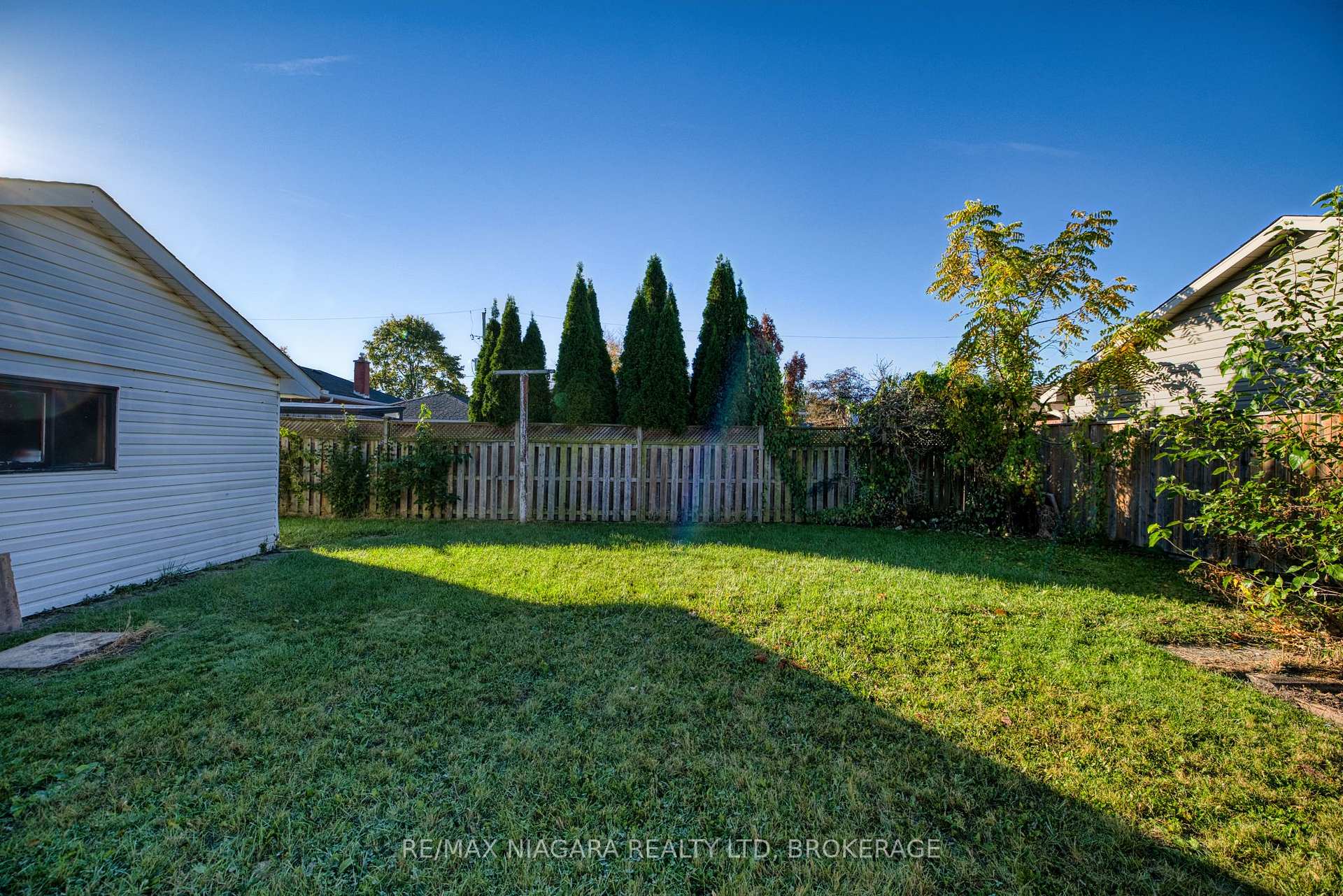 Photo 31 of 6 Broadmore Avenue, St. Catharines, Carlton/Bunting — HOMEH