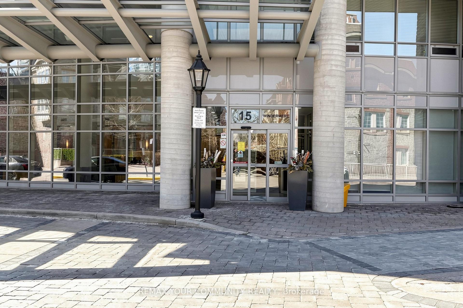 Photo 4 of Unit 1506, 15 Windermere Avenue, Toronto, High Park-Swansea — HOMEH