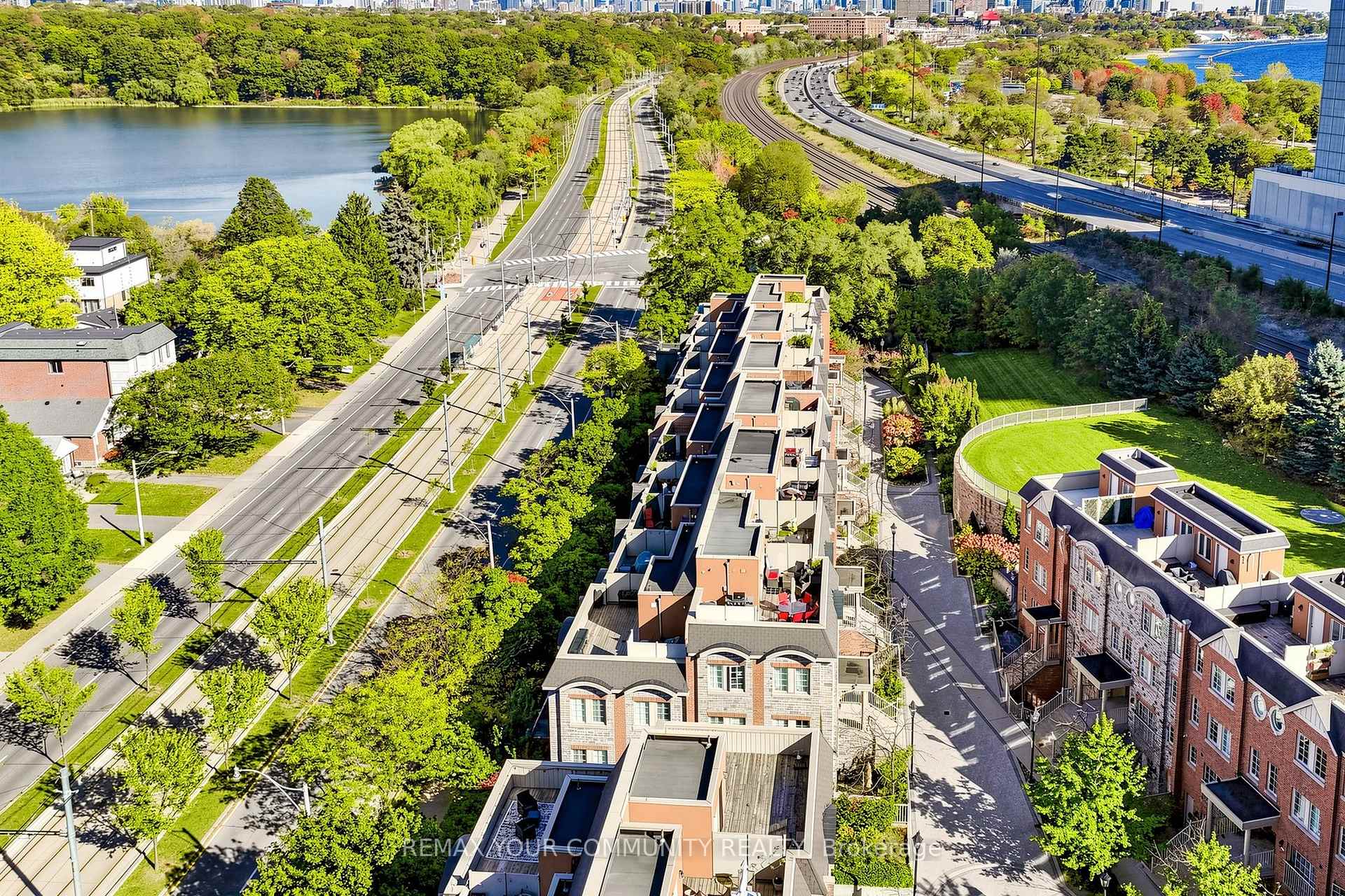 Photo 39 of Unit 1506, 15 Windermere Avenue, Toronto, High Park-Swansea — HOMEH