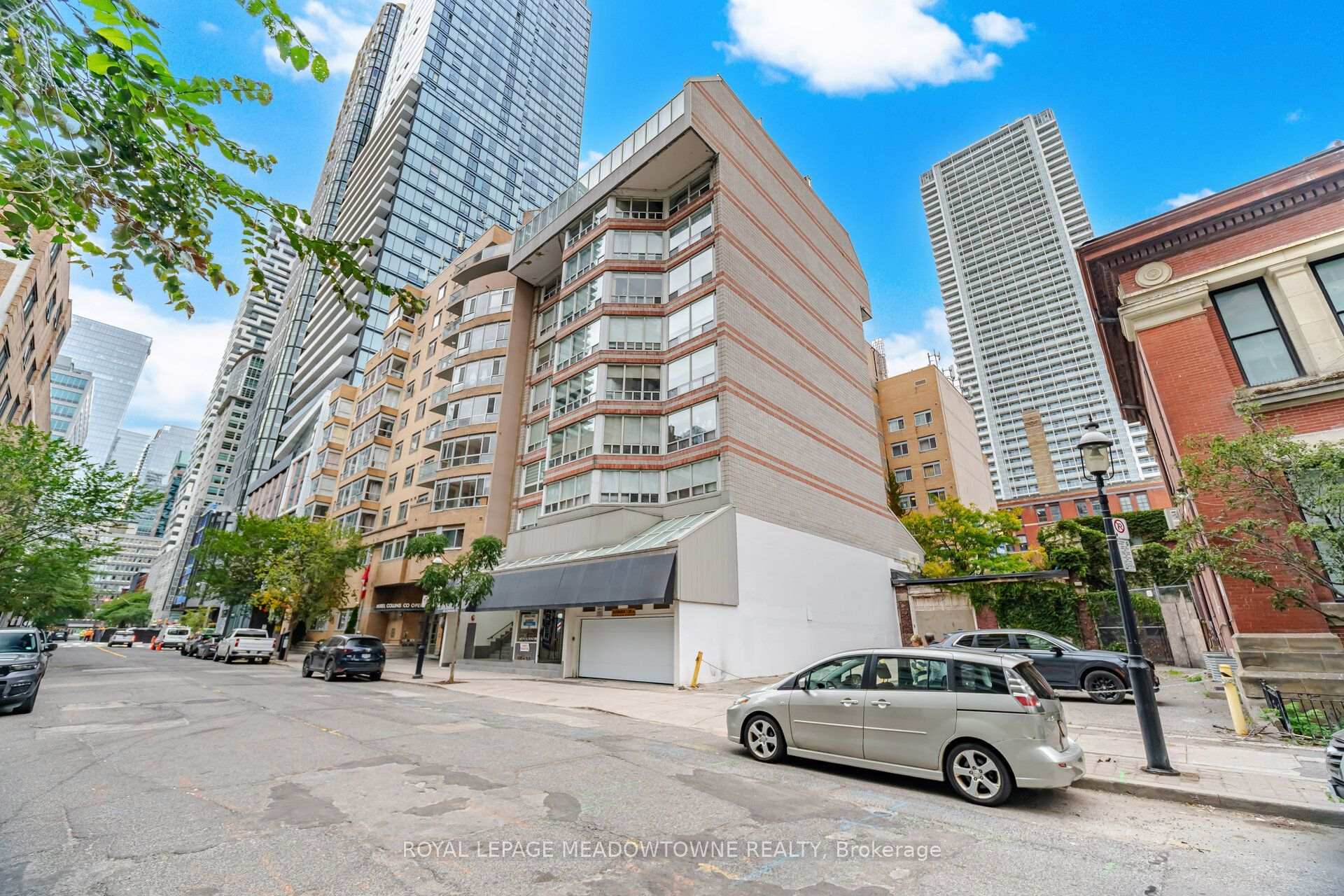 Photo of Unit 610, 82 Lombard Street