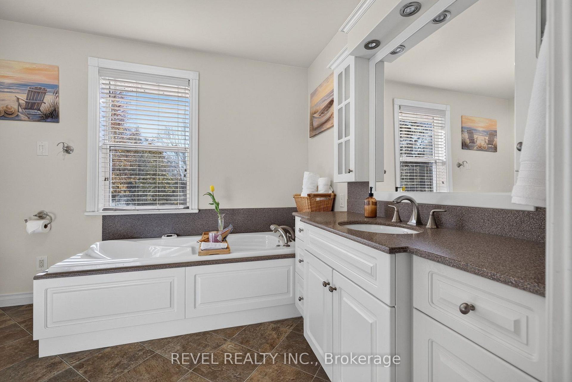 Photo 28 of 2084 Fifteenth Side Road, Milton, Moffat — HOMEH