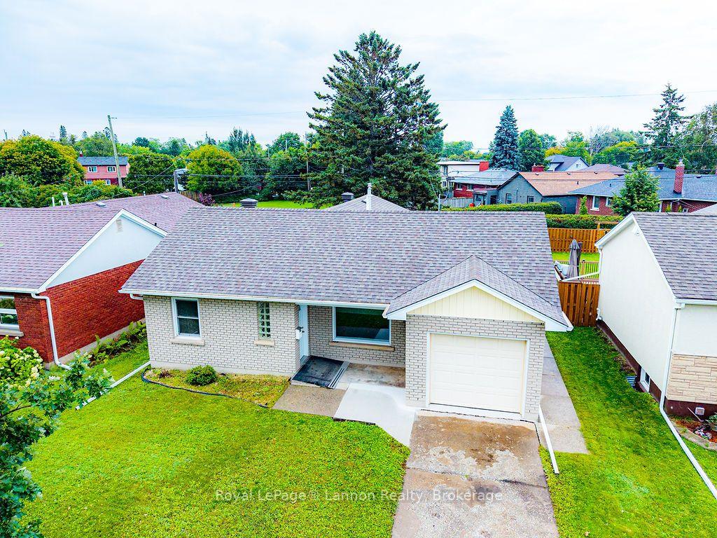 Photo 2 of 356 Kingsway Avenue, Thunder Bay, Hyde Park — HOMEH