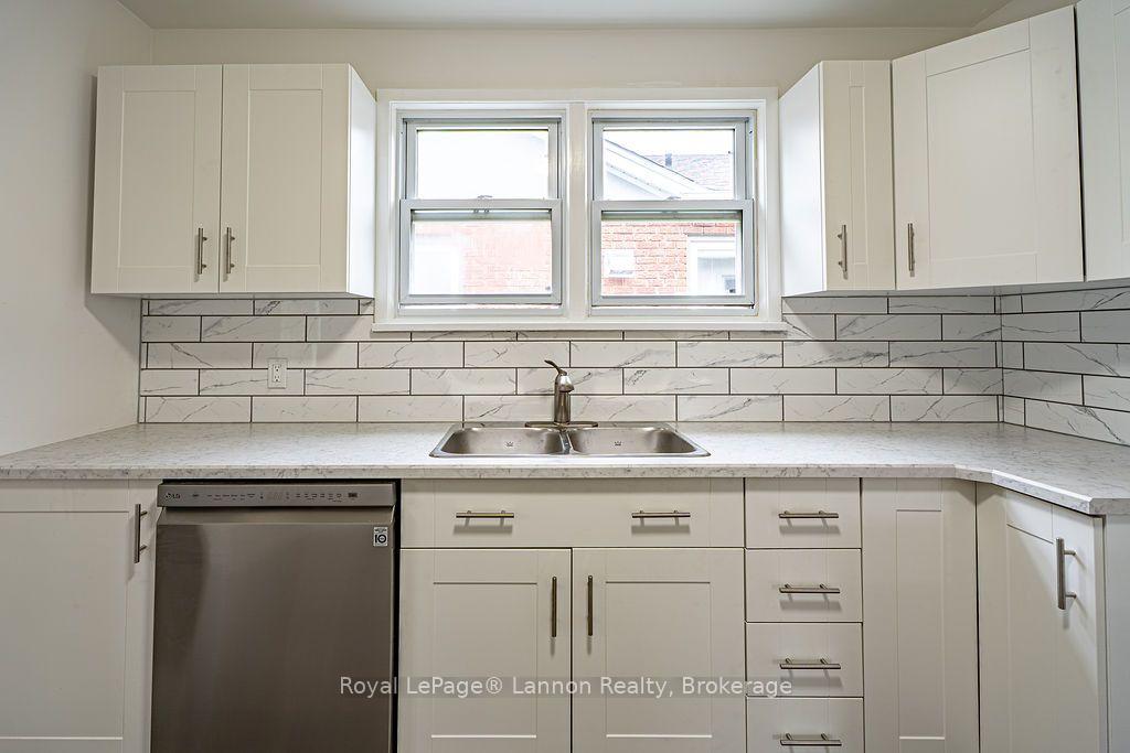Photo 9 of 356 Kingsway Avenue, Thunder Bay, Hyde Park — HOMEH