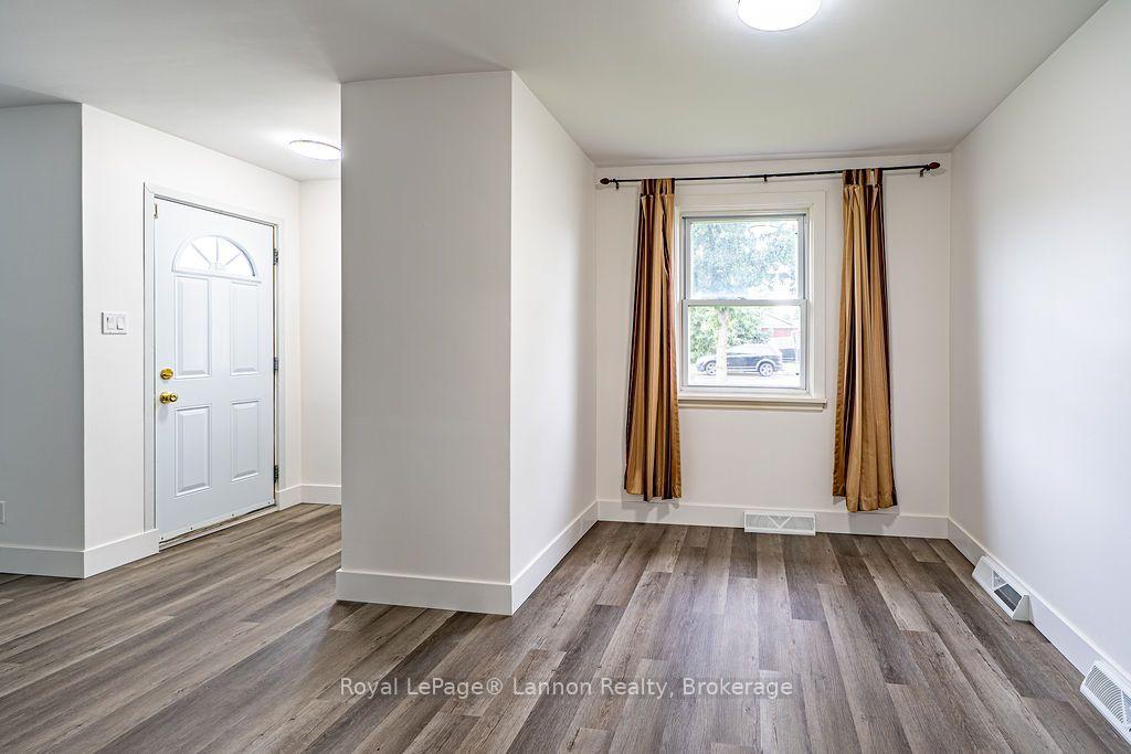 Photo 14 of 356 Kingsway Avenue, Thunder Bay, Hyde Park — HOMEH