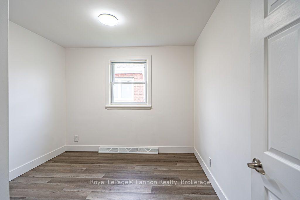 Photo 17 of 356 Kingsway Avenue, Thunder Bay, Hyde Park — HOMEH