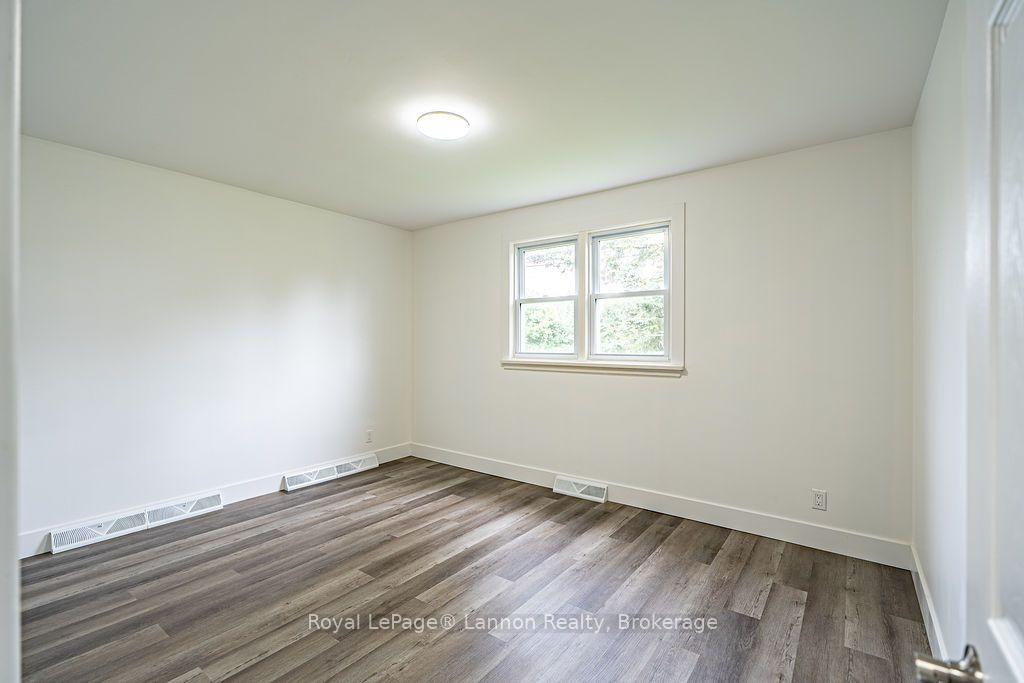 Photo 18 of 356 Kingsway Avenue, Thunder Bay, Hyde Park — HOMEH