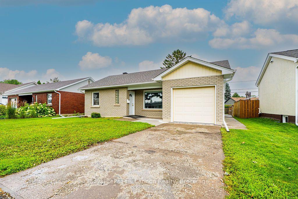 Photo 31 of 356 Kingsway Avenue, Thunder Bay, Hyde Park — HOMEH