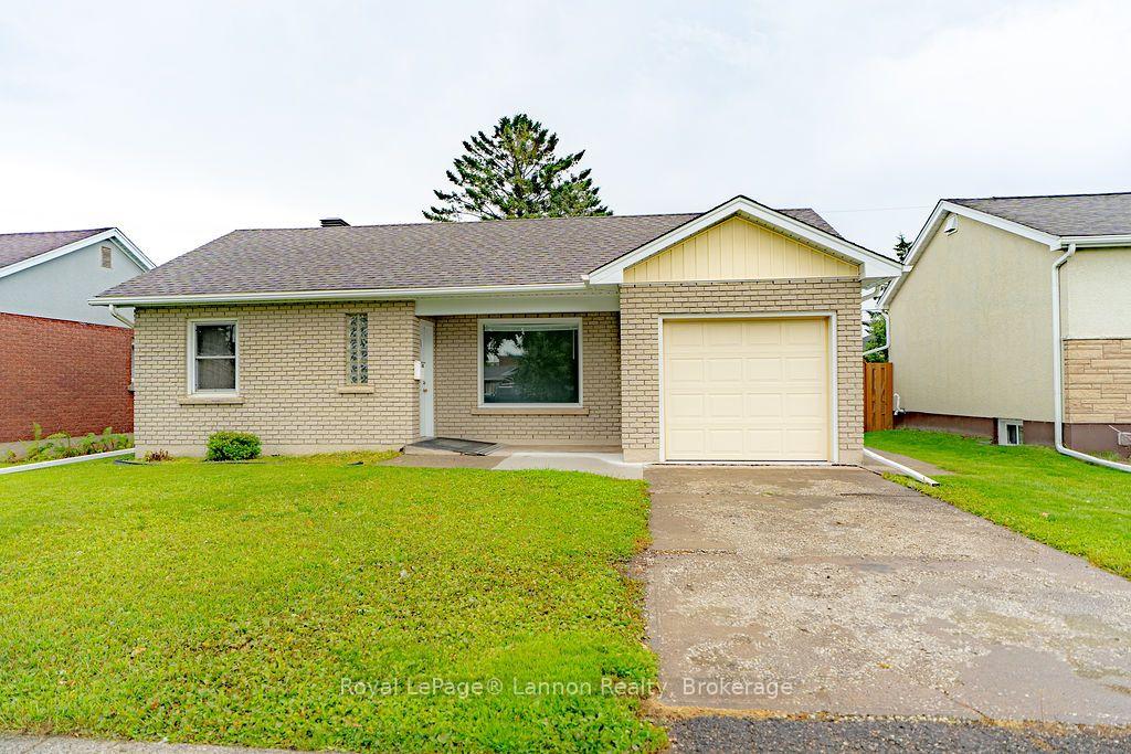 Photo 32 of 356 Kingsway Avenue, Thunder Bay, Hyde Park — HOMEH