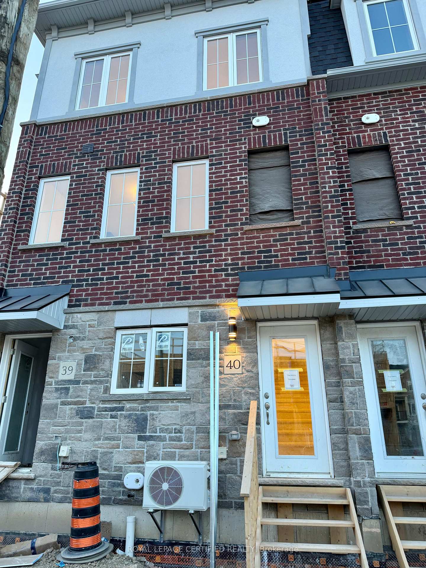 Photo 3 of 677 Park Road, Brantford, Lynden Hills — HOMEH