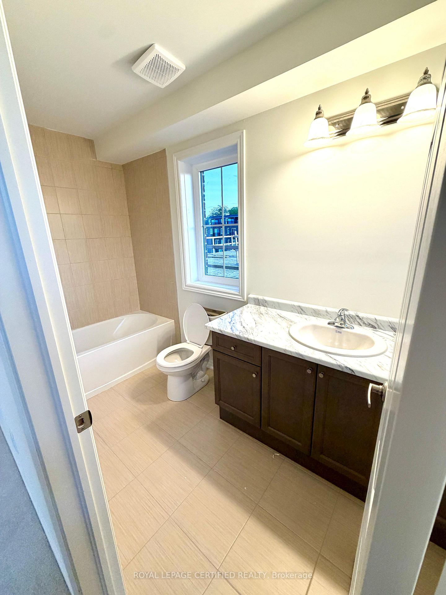 Photo 10 of 677 Park Road, Brantford, Lynden Hills — HOMEH