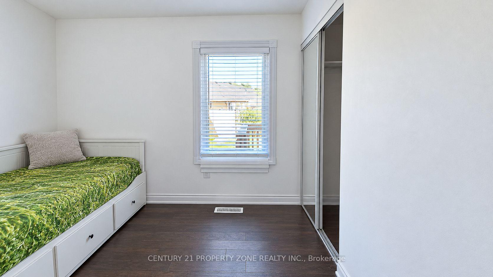 Photo 5 of 234 Pelham Road, St. Catharines, Western Hill — HOMEH