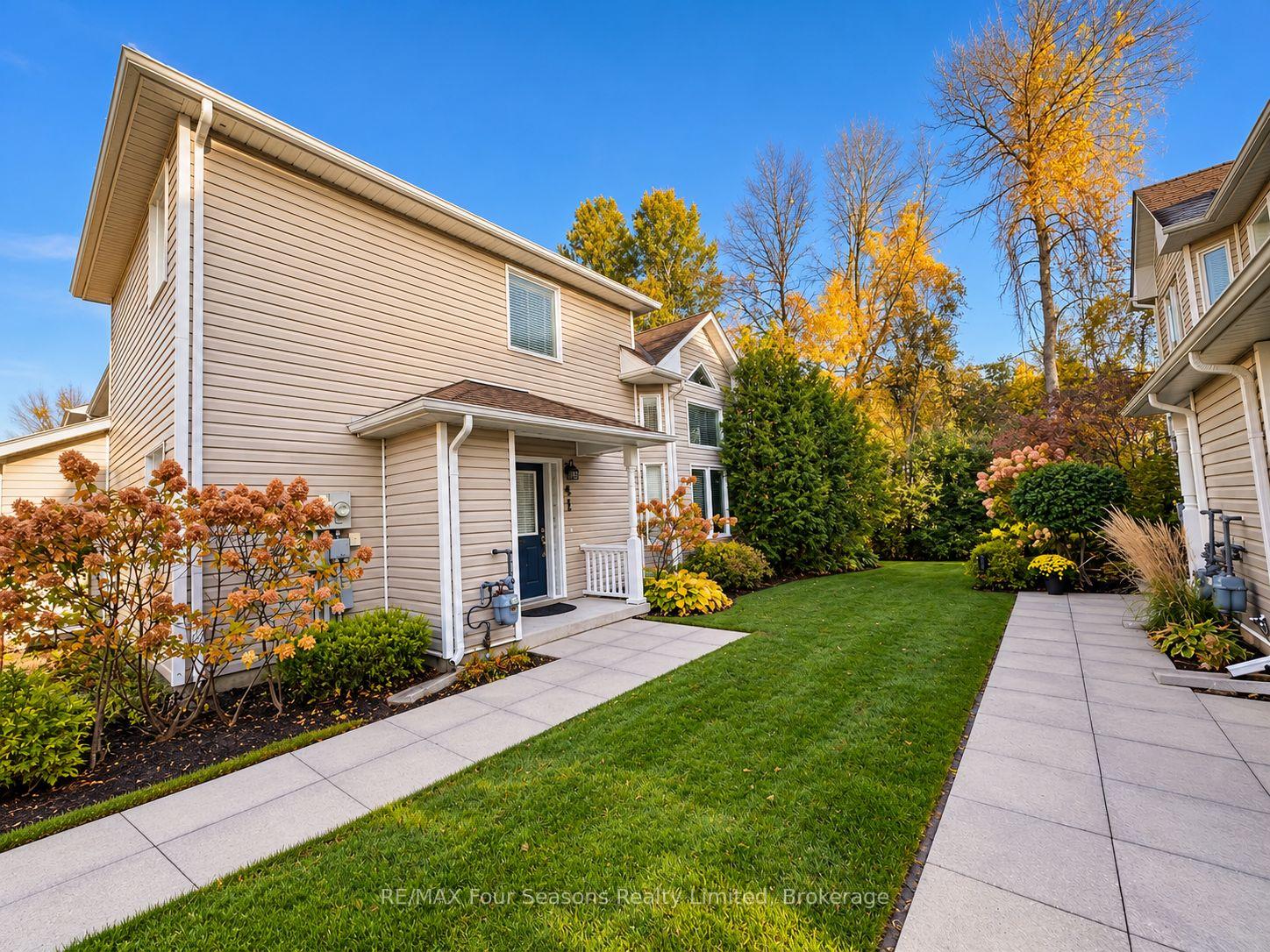 Photo 2 of Unit 21, 41 Sundial Court, Collingwood — HOMEH