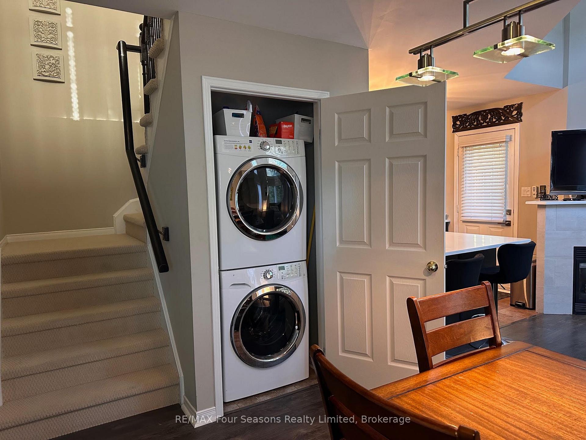 Photo 6 of Unit 21, 41 Sundial Court, Collingwood — HOMEH
