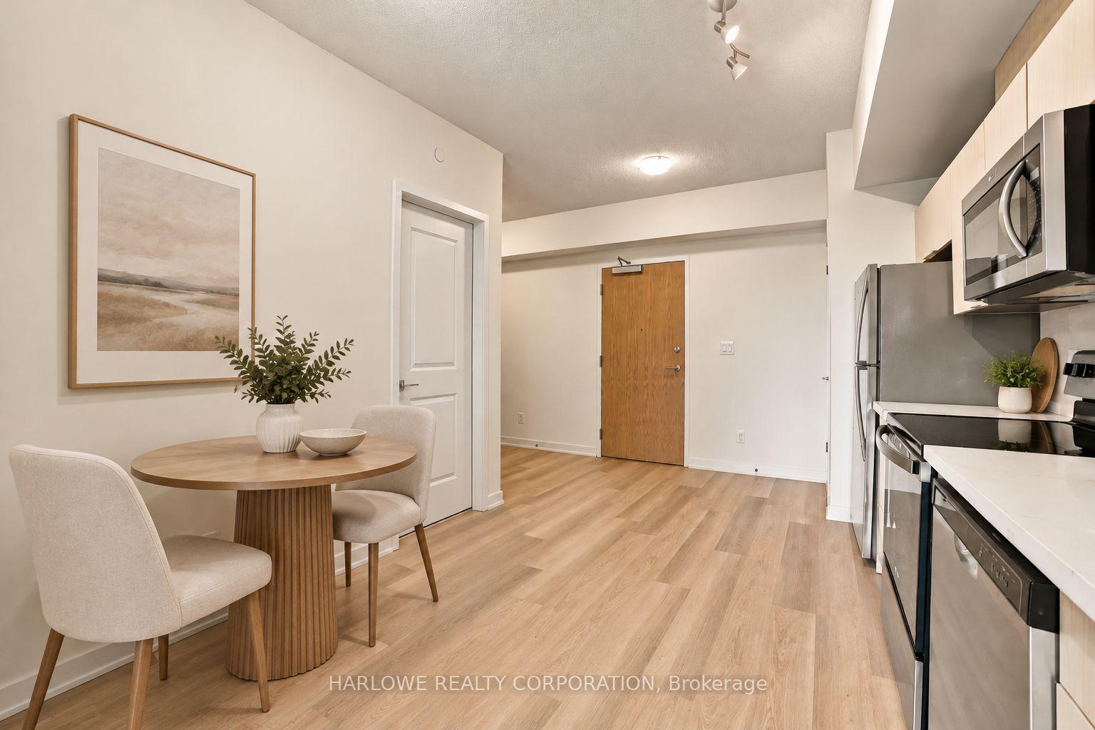 Photo 7 of Unit 206, 2825 Jane Street, North York, Glenfield-Jane Heights — HOMEH