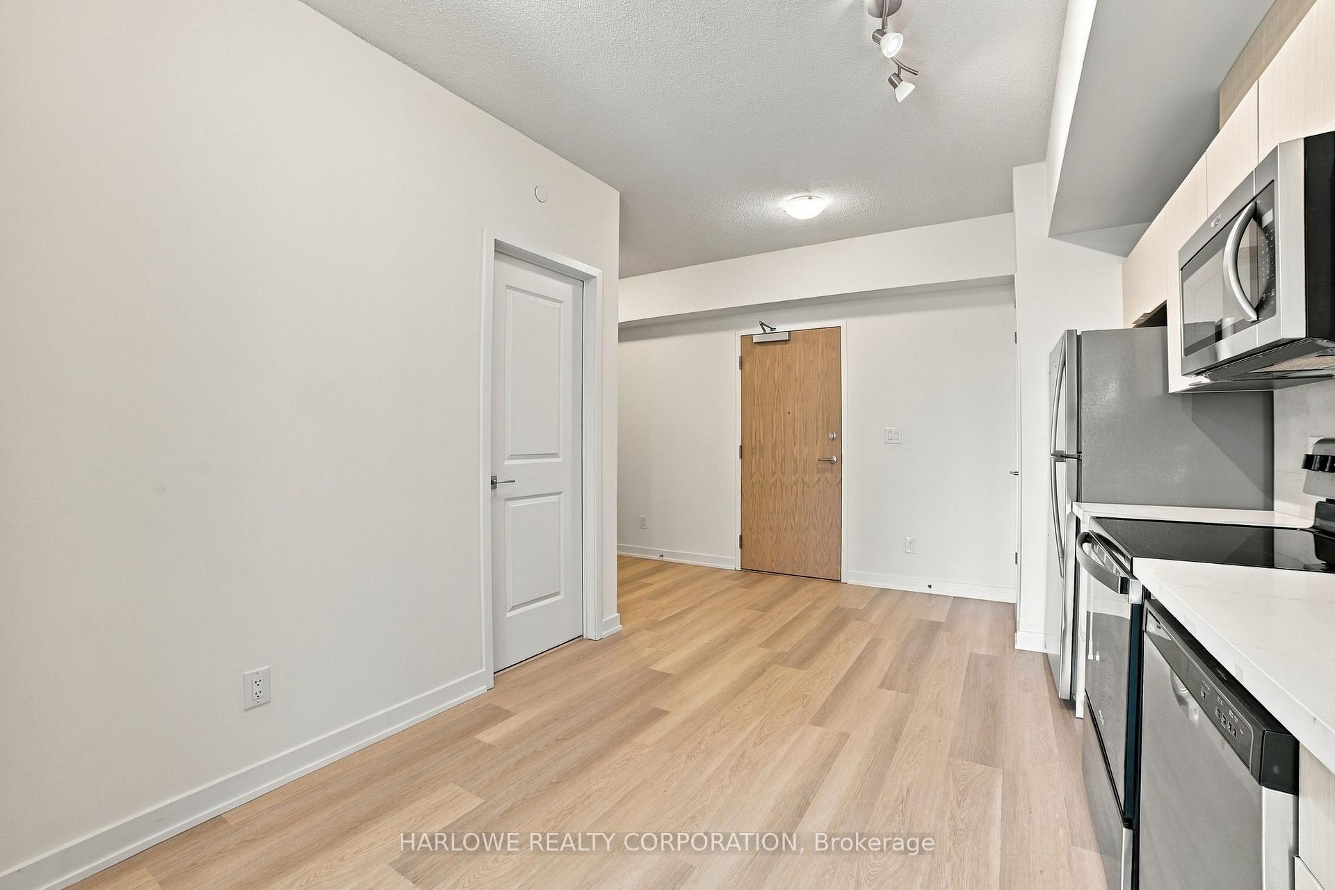 Photo 8 of Unit 206, 2825 Jane Street, North York, Glenfield-Jane Heights — HOMEH
