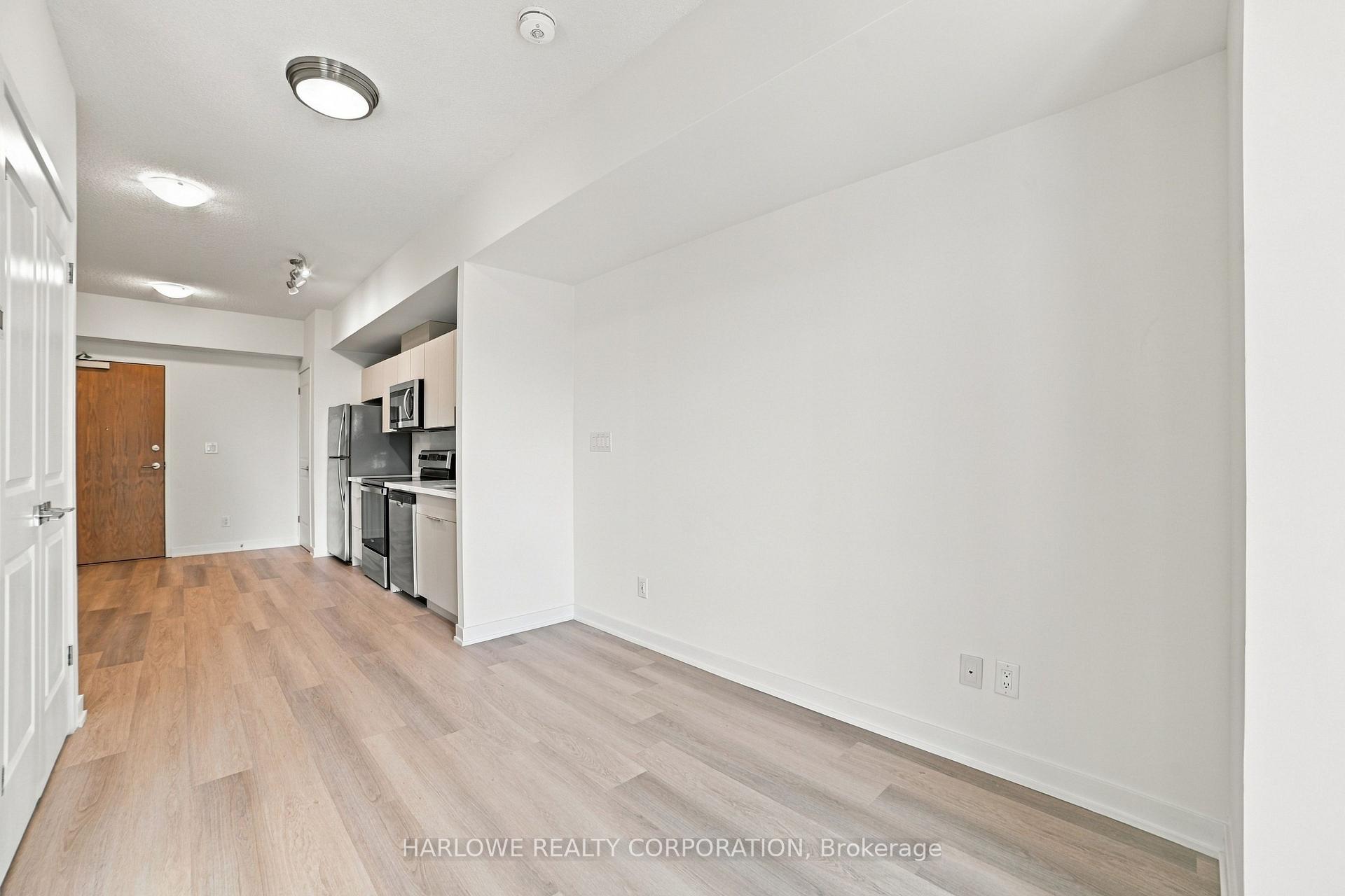 Photo 10 of Unit 206, 2825 Jane Street, North York, Glenfield-Jane Heights — HOMEH