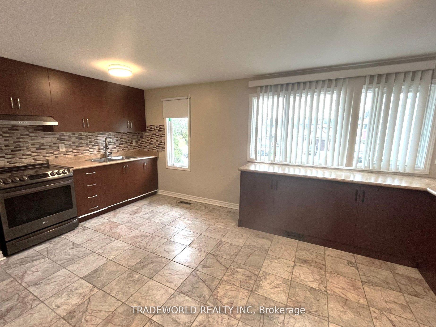 Photo 11 of 7465 Bybrook Drive, Mississauga, Malton — HOMEH