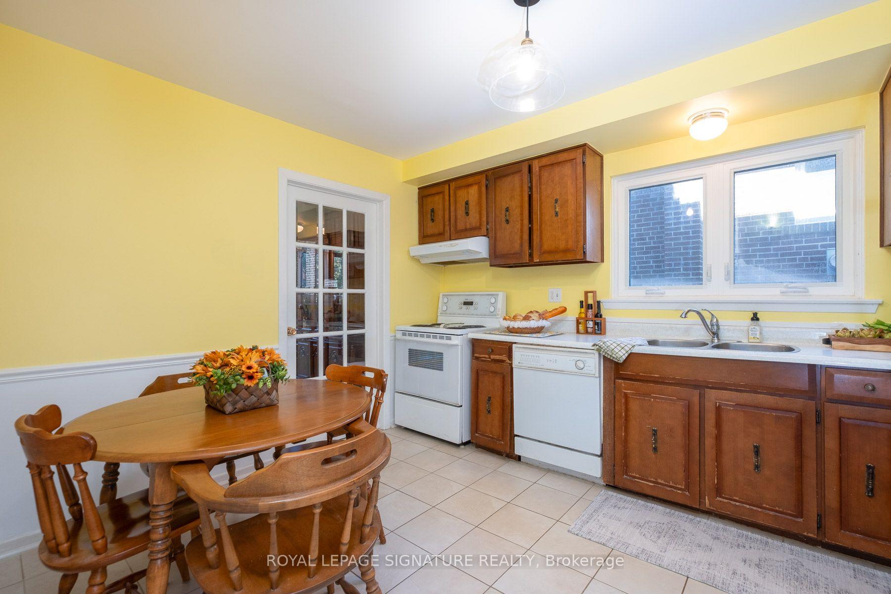 Photo 7 of 85 Pebblehill Square, Scarborough, Agincourt North — HOMEH