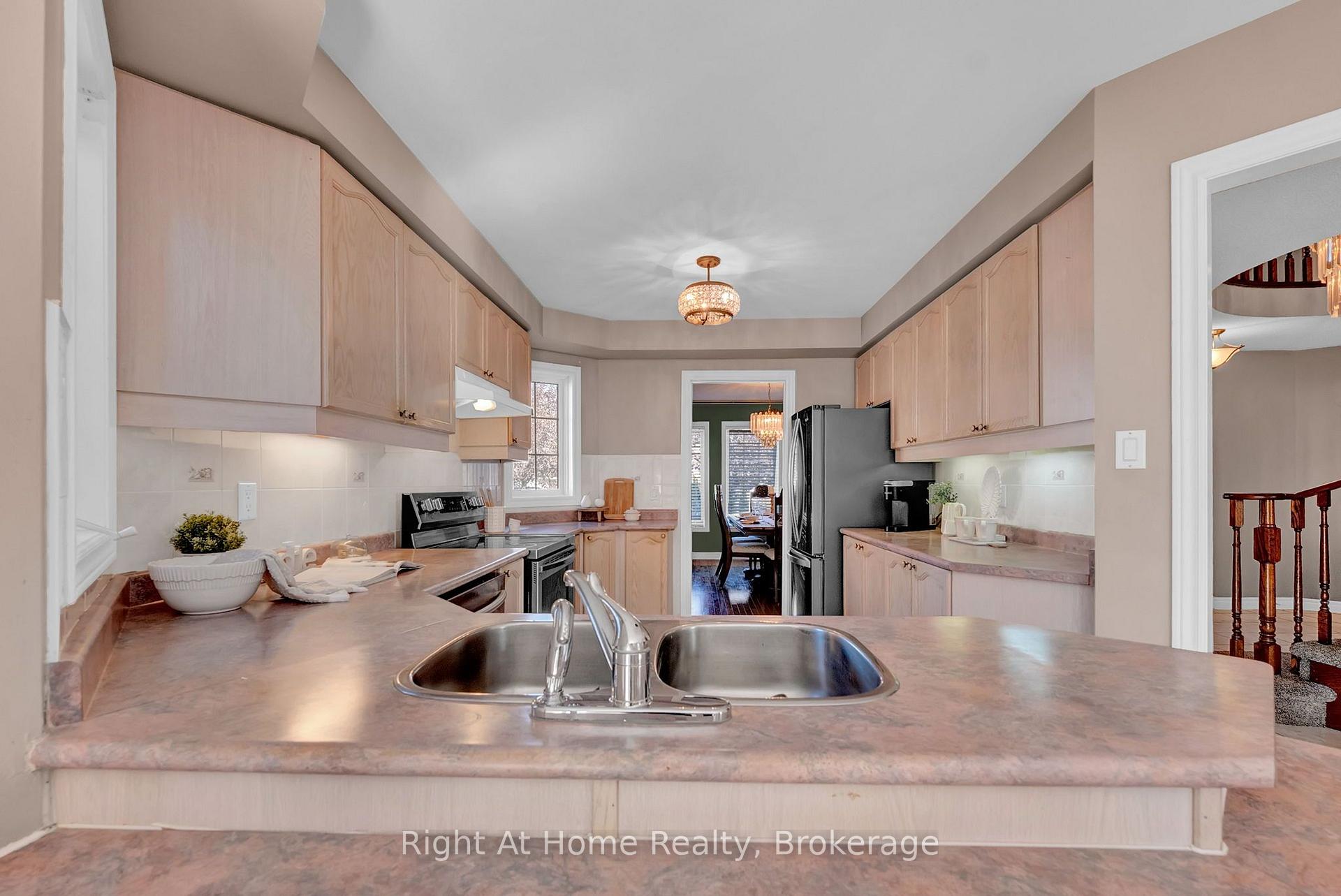 Photo 10 of 47 Welsh Street, Ajax, Central West — HOMEH