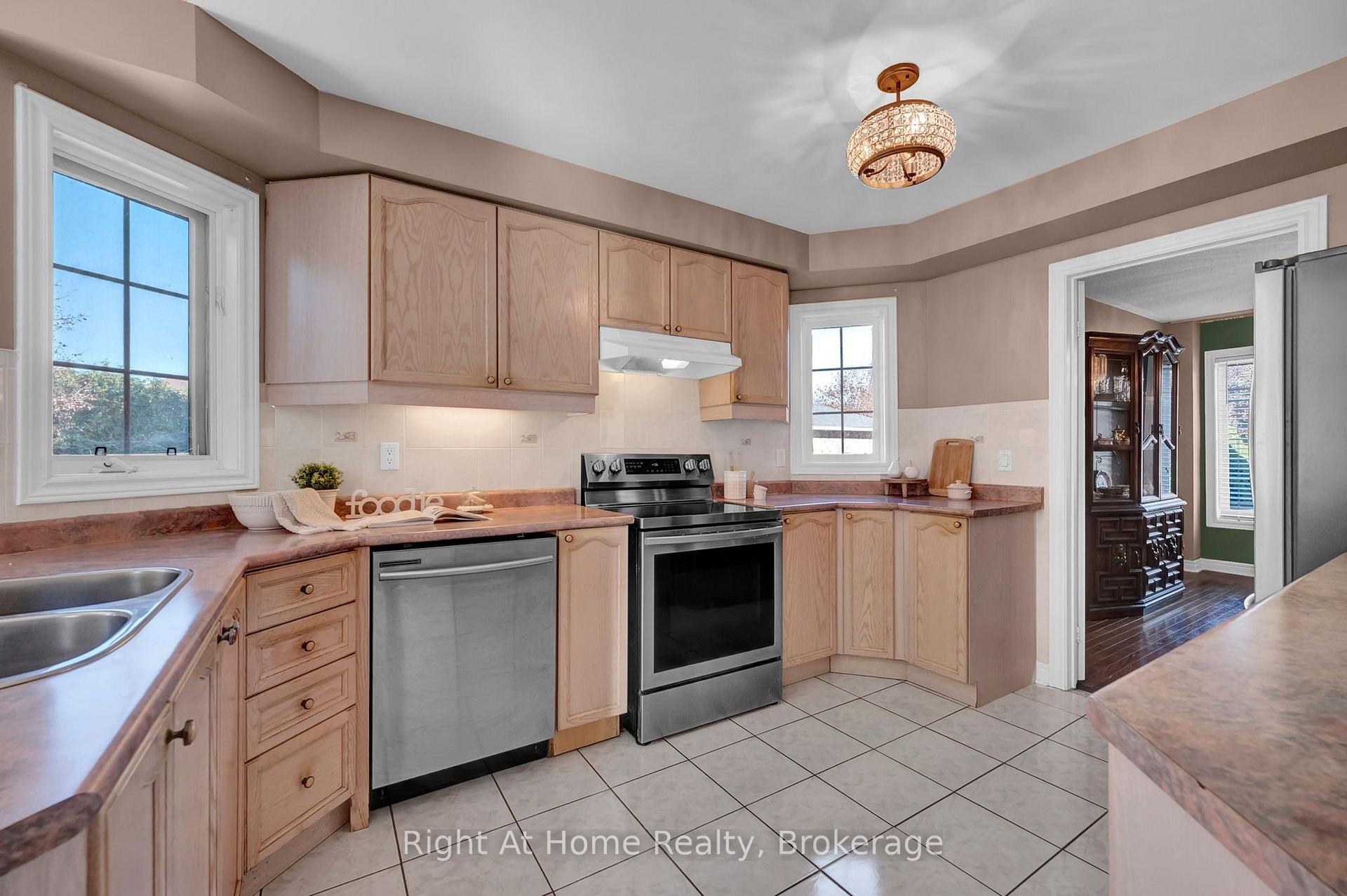Photo 12 of 47 Welsh Street, Ajax, Central West — HOMEH