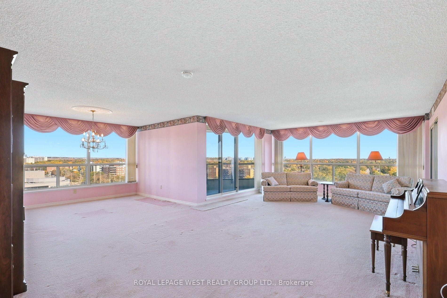 Photo 3 of Unit 940, 7300 Yonge Street, Vaughan, Crestwood-Springfarm-Yorkhill — HOMEH