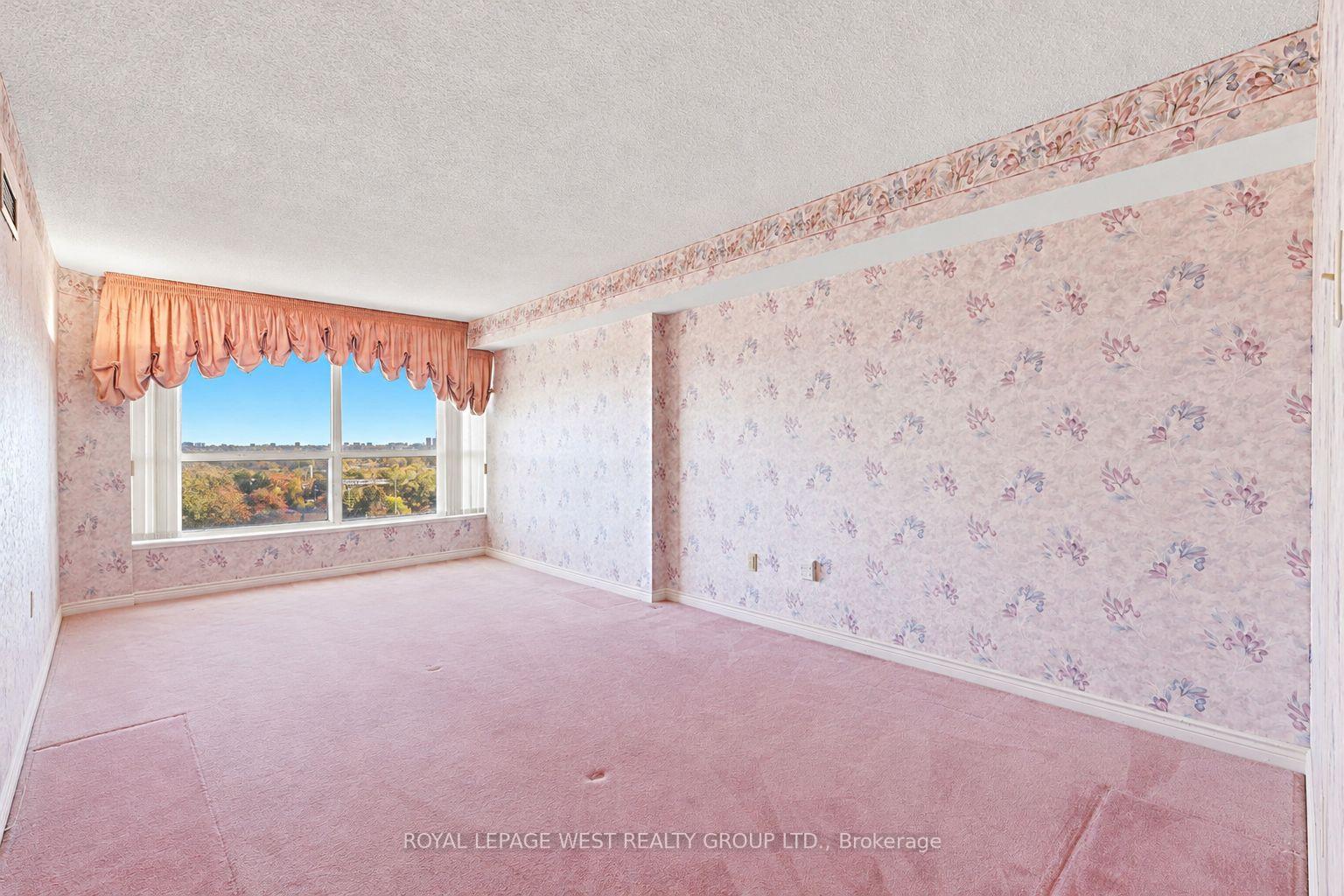 Photo 8 of Unit 940, 7300 Yonge Street, Vaughan, Crestwood-Springfarm-Yorkhill — HOMEH