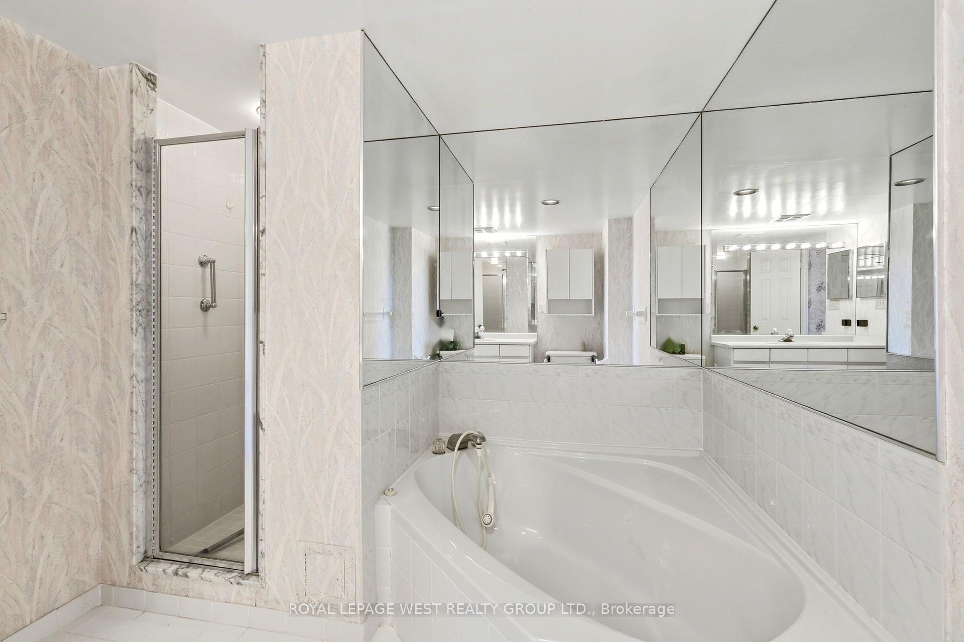 Photo 10 of Unit 940, 7300 Yonge Street, Vaughan, Crestwood-Springfarm-Yorkhill — HOMEH