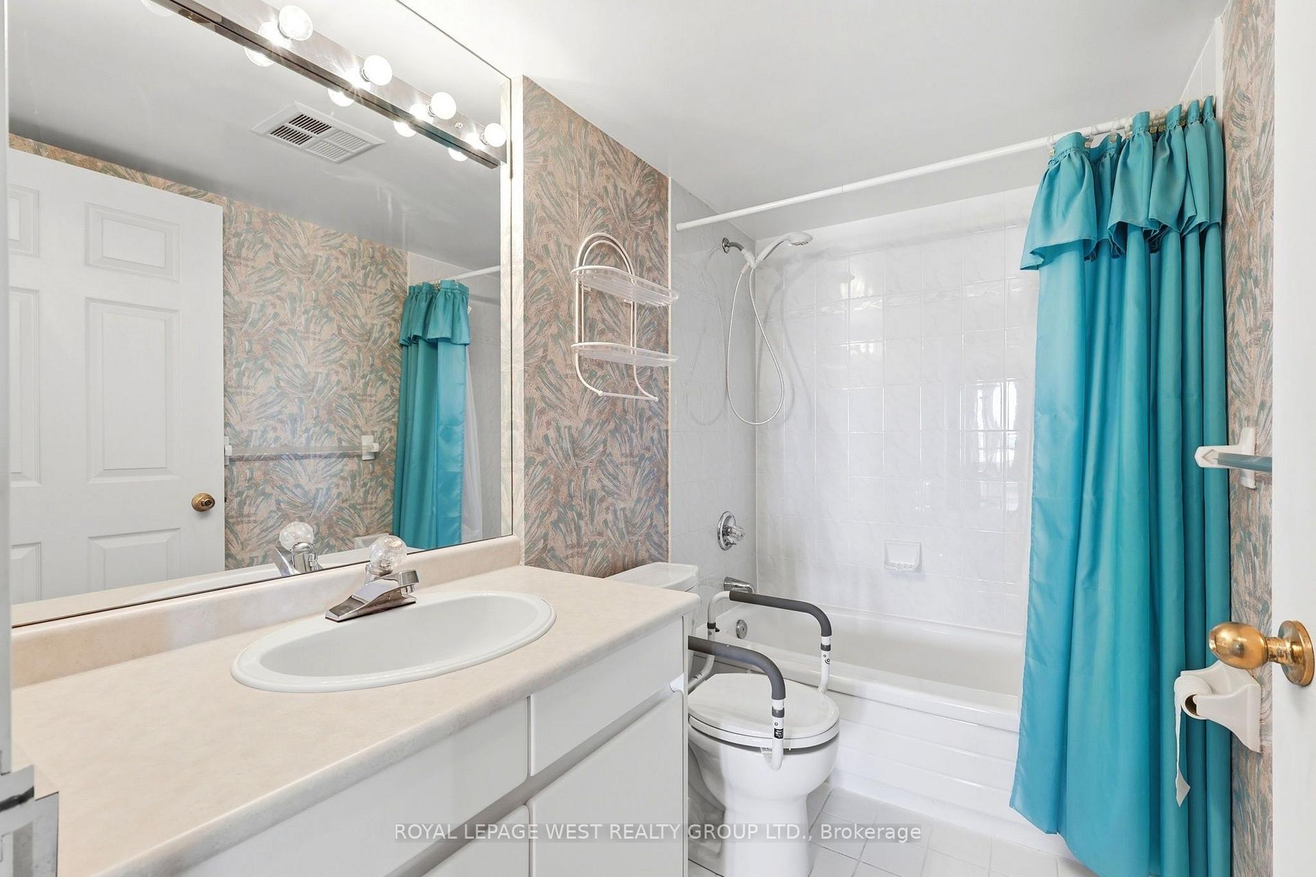 Photo 11 of Unit 940, 7300 Yonge Street, Vaughan, Crestwood-Springfarm-Yorkhill — HOMEH