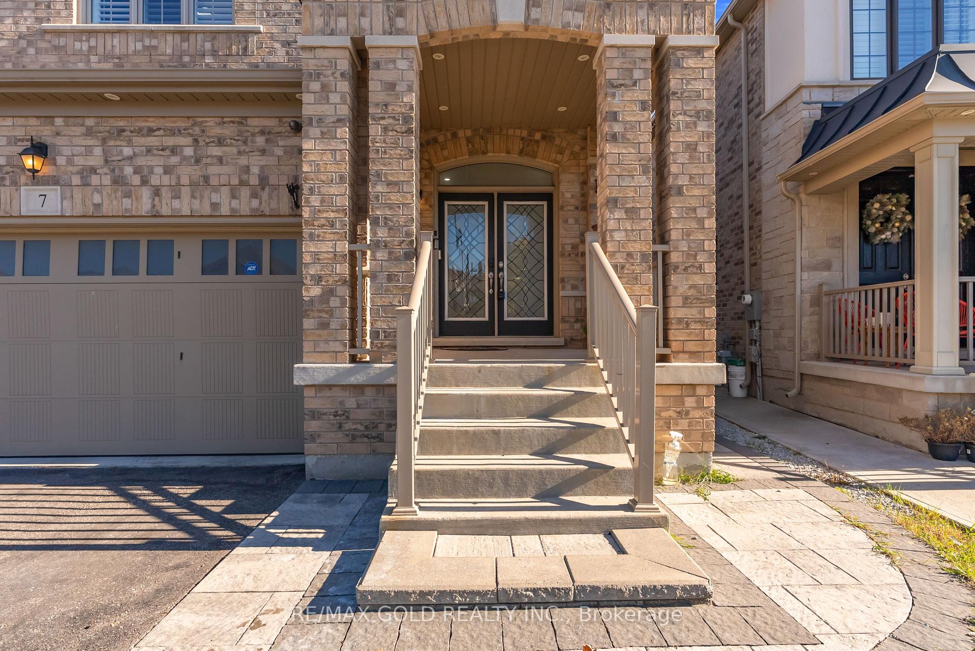 Photo 8 of 7 Vetch Street, Brampton, Bram West — HOMEH
