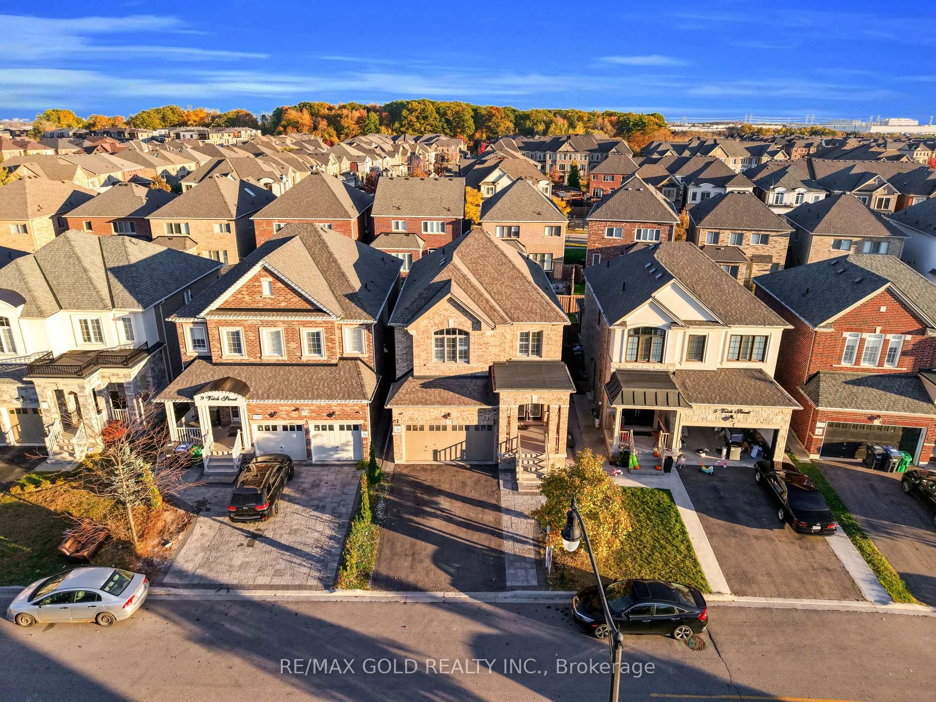 Photo 10 of 7 Vetch Street, Brampton, Bram West — HOMEH