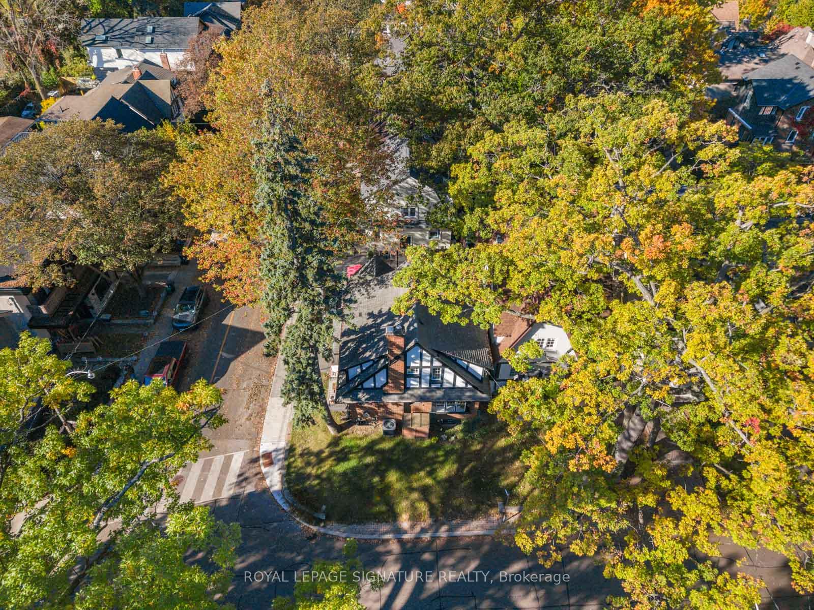 Photo 42 of 36 Duart Park Road, Toronto, The Beaches — HOMEH