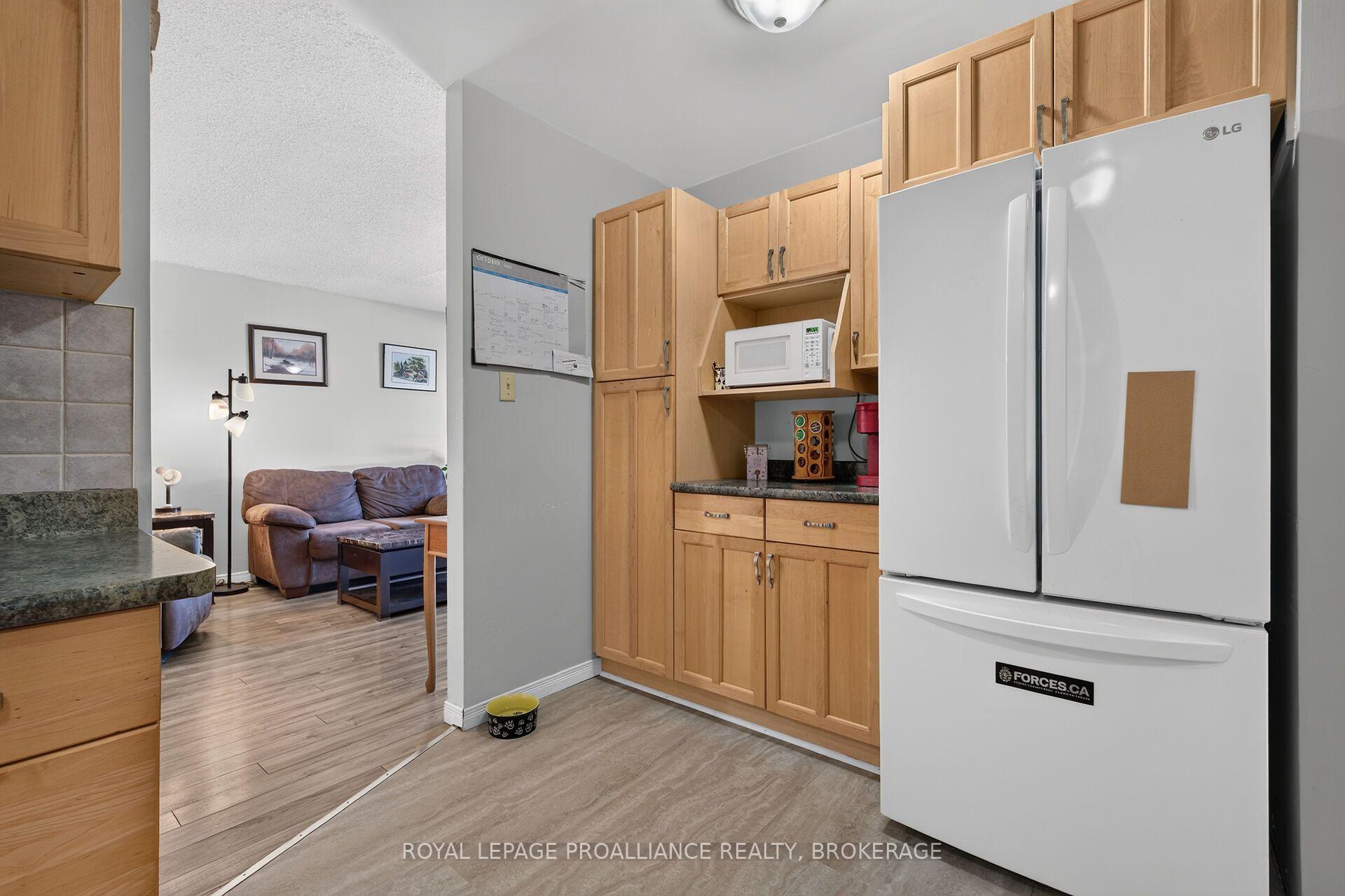 Photo 10 of 464 Henrietta Street, Gananoque, Gananoque — HOMEH
