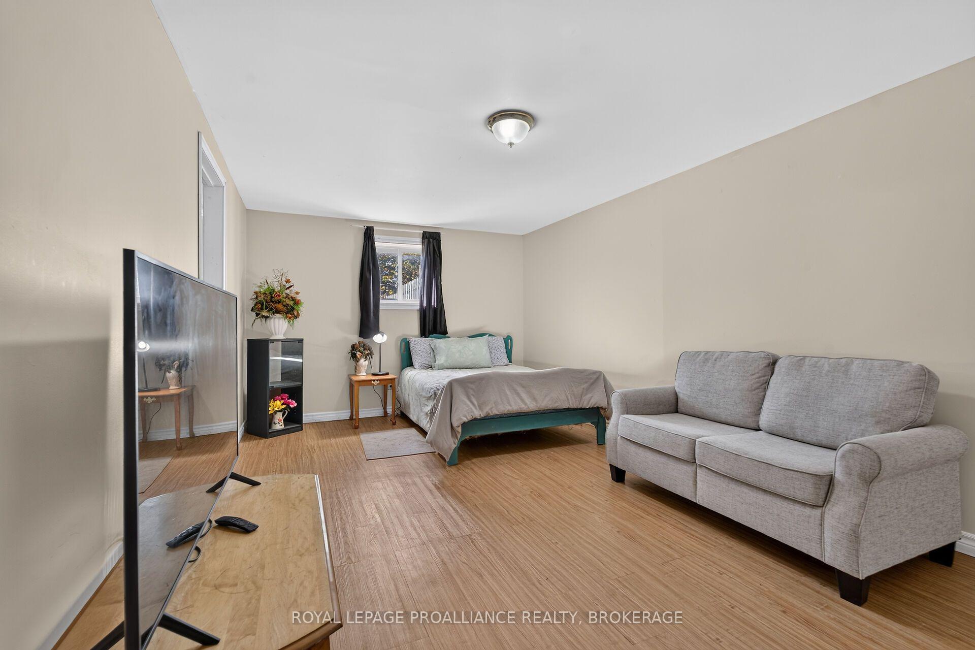 Photo 24 of 464 Henrietta Street, Gananoque, Gananoque — HOMEH